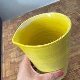 Vase en ceramique jaune fait main