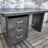 Strafor desk in brushed metal