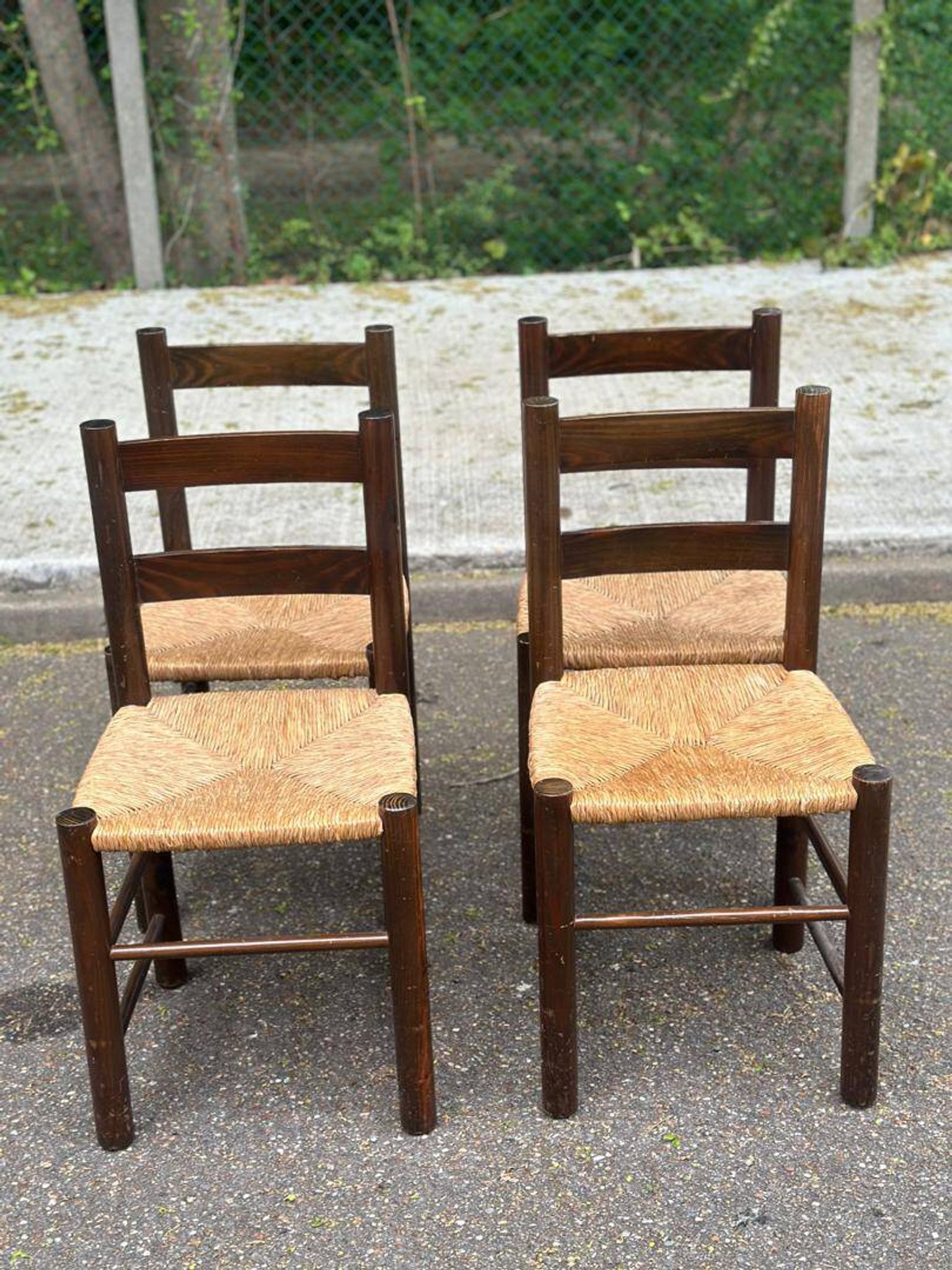 4 chaises bois massif chêne foncé pailées éléphant