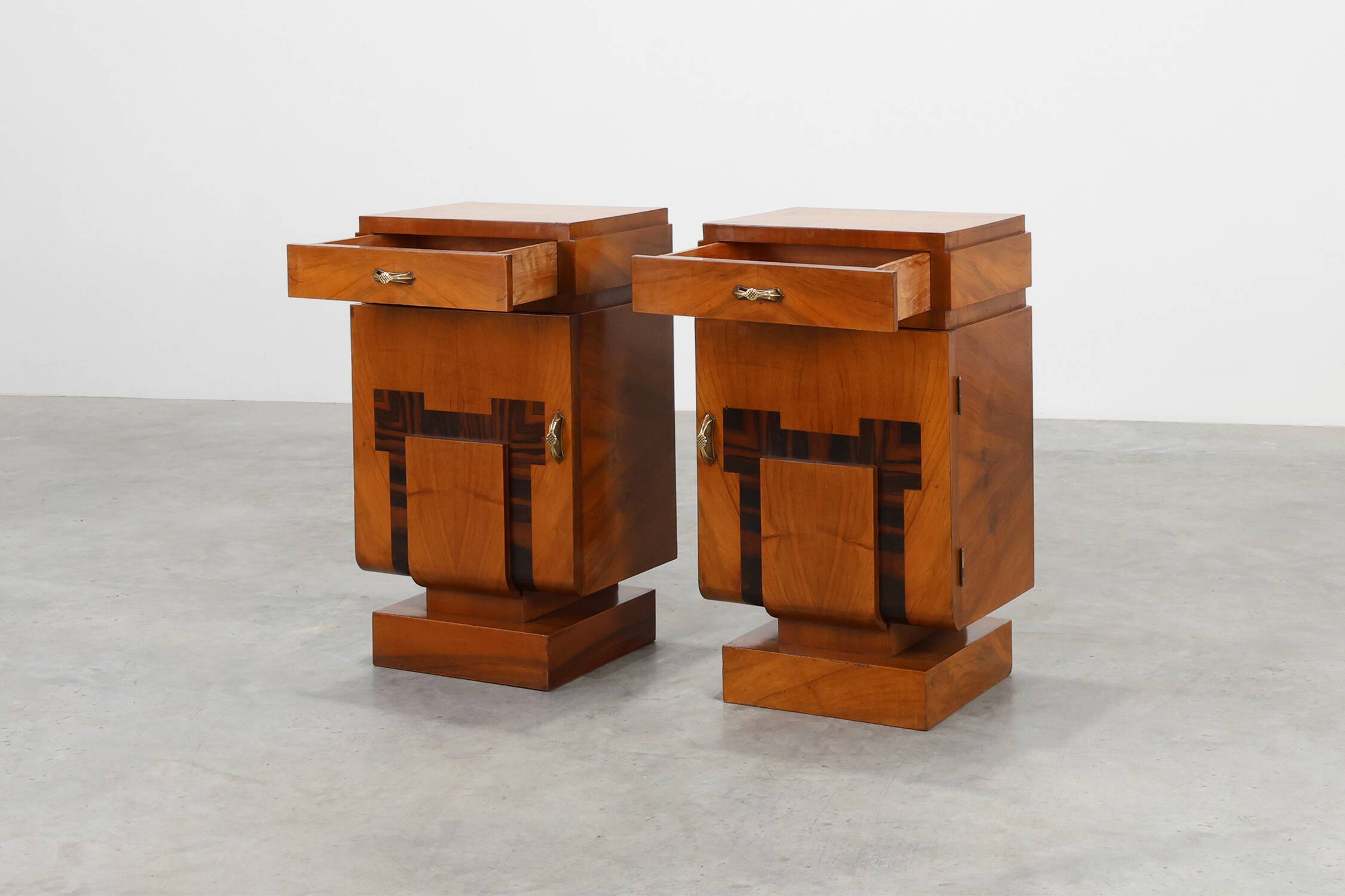 Set of Two Geometric Art Deco Wooden Nightstands, Italy 1920s