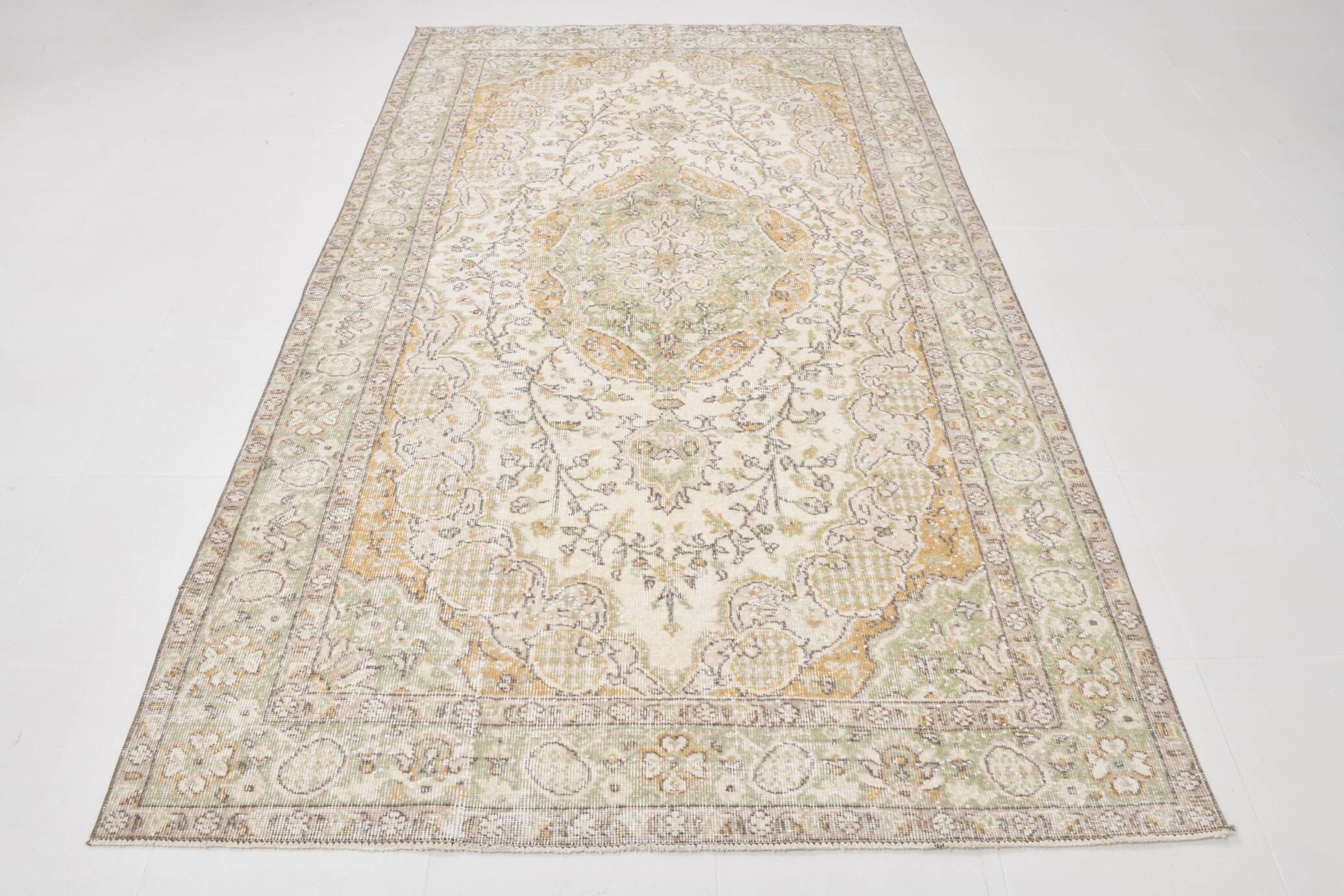 5x9 Light Green & Beige Madallion Corners Vintage Rug, 166x268Cm