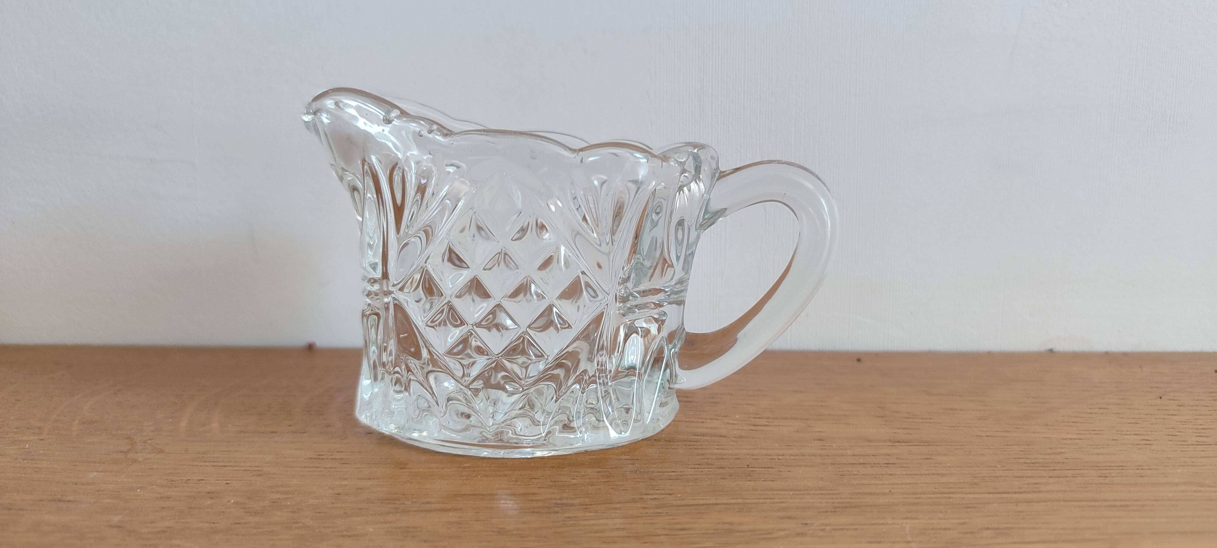 Pot à lait, crème en cristal