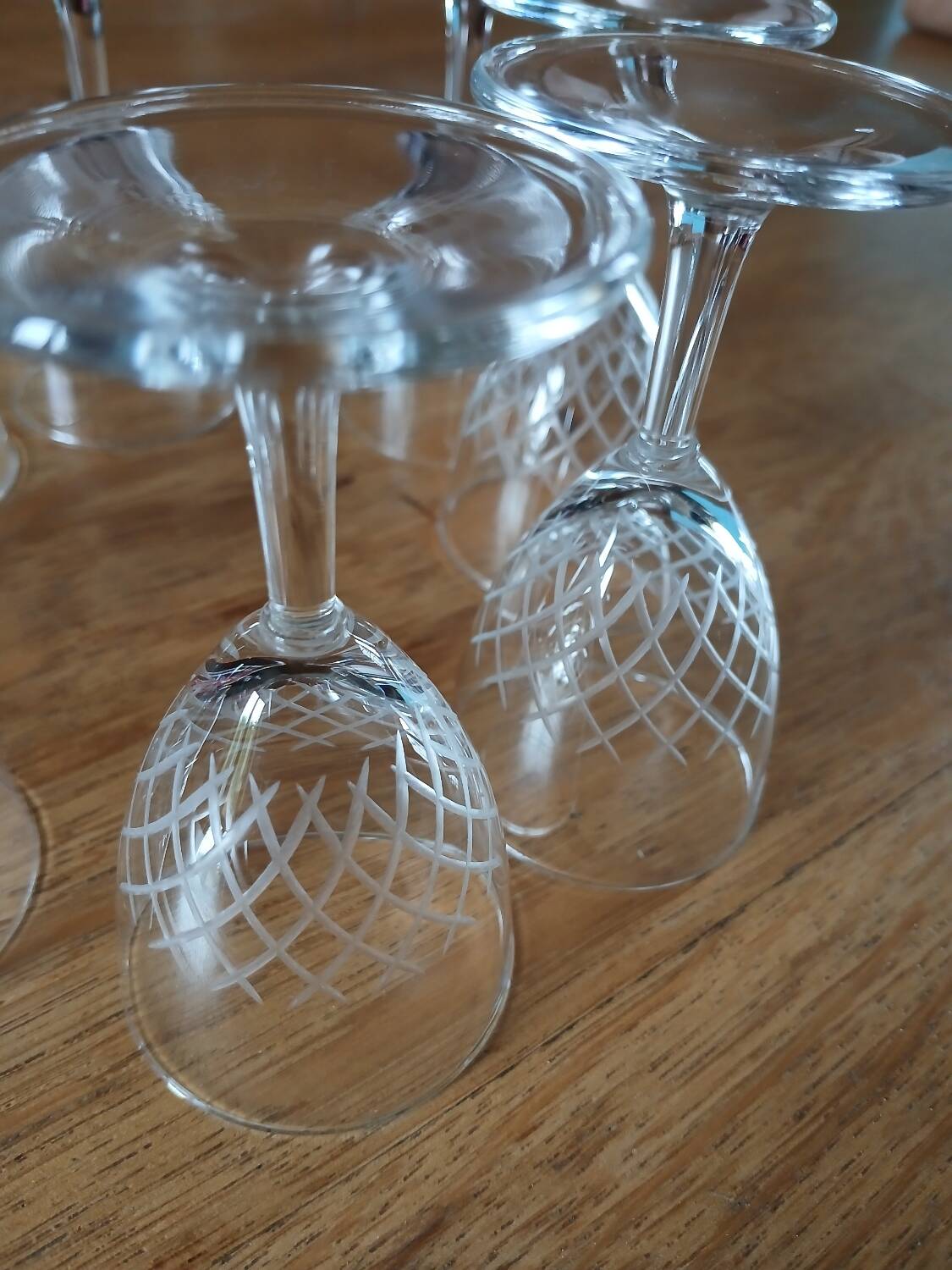 8 small vintage liqueur glasses