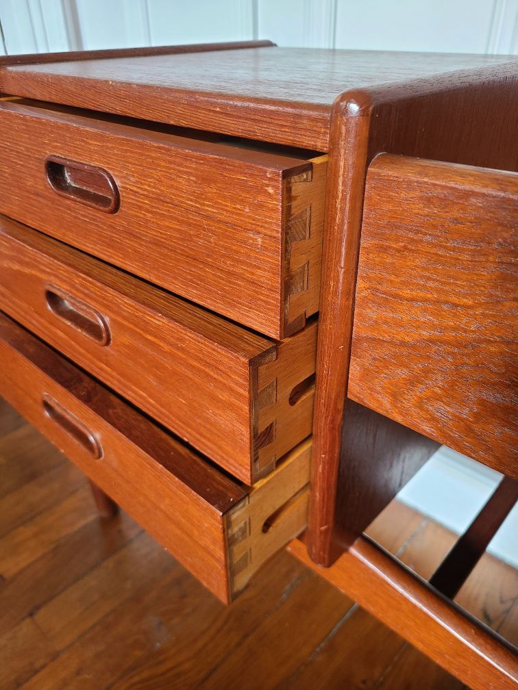 Scandinavian teak planter by Arne Wahl Iversen