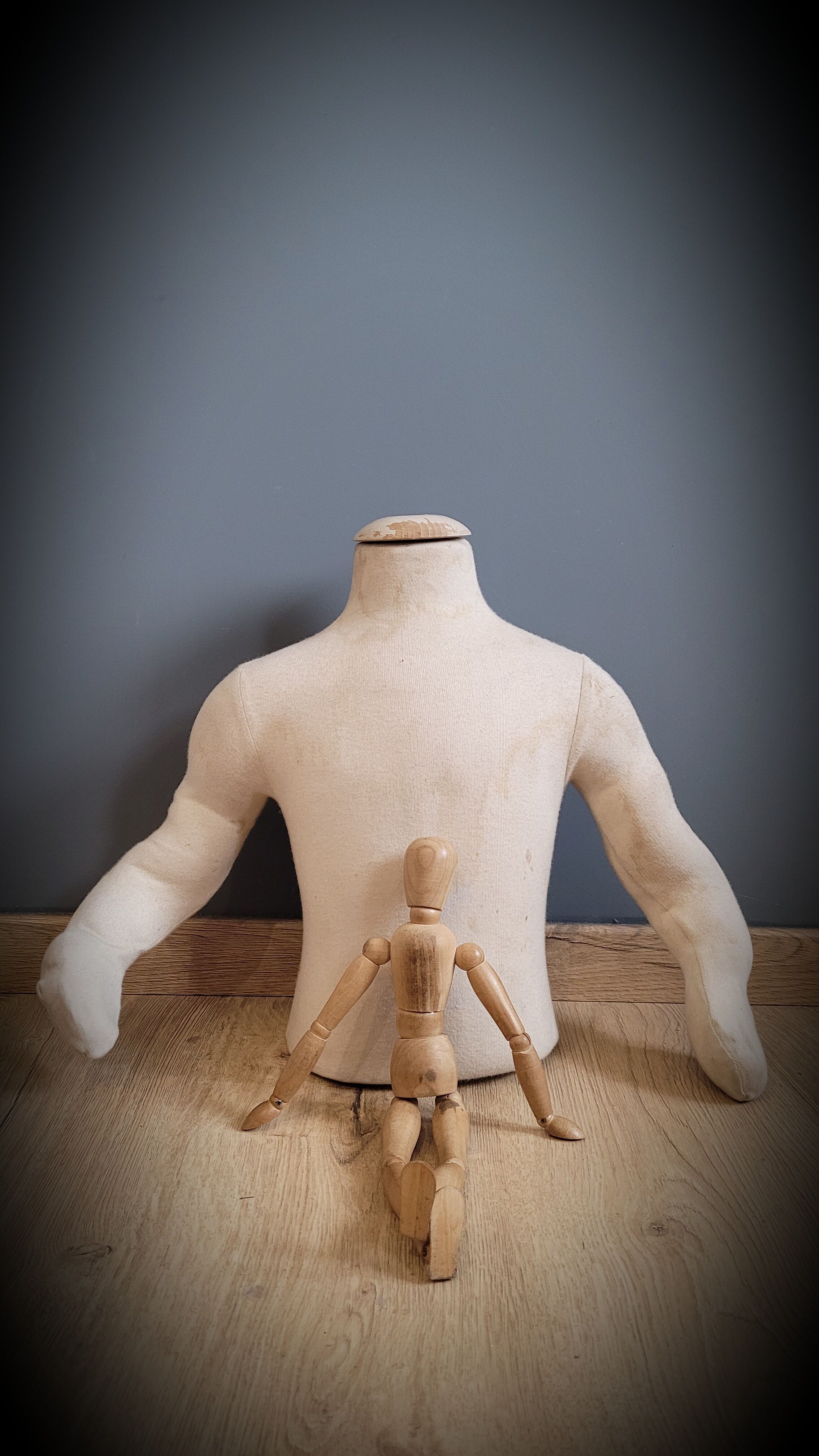 Mannequin wood fabric