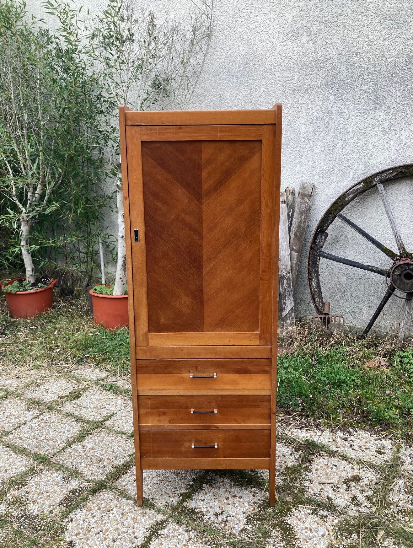 Vintage knitted bonnet feet compass