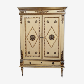 Louis XVI wardrobe in lacquered and gilded wood around 1900-1920
