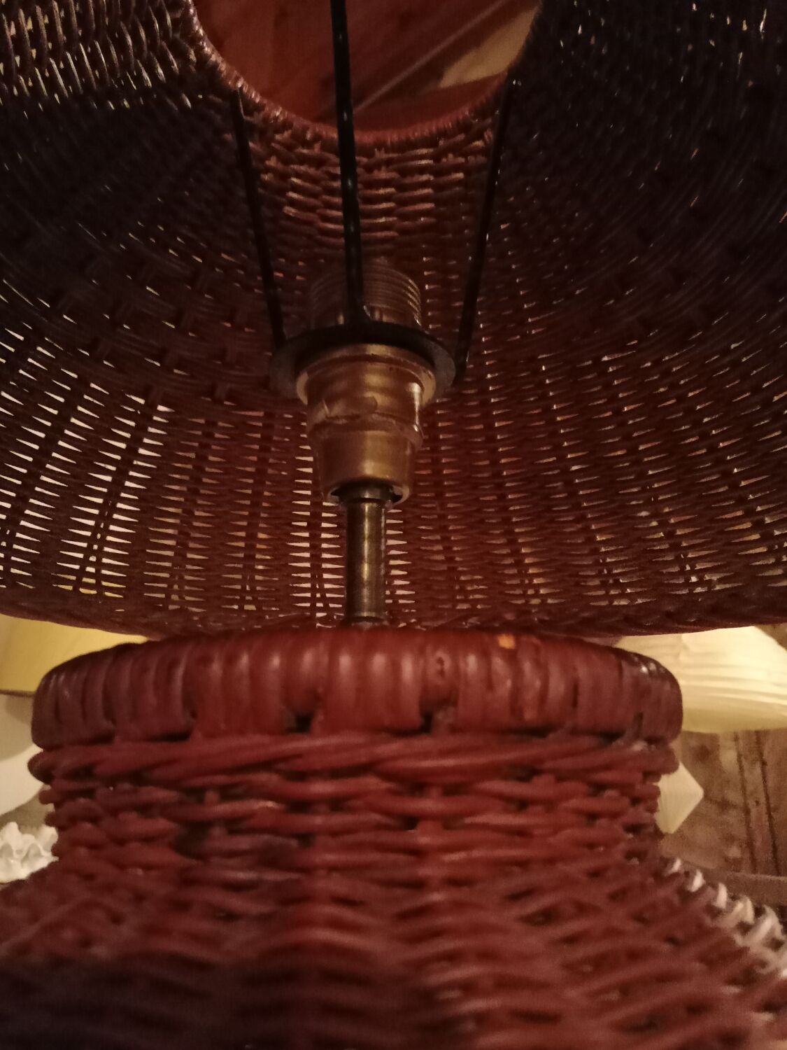 Rattan table lamp