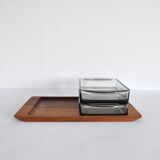 Plateau de service danois moderne en teck avec bols en verre par Wiggers, Danemark, 1960s