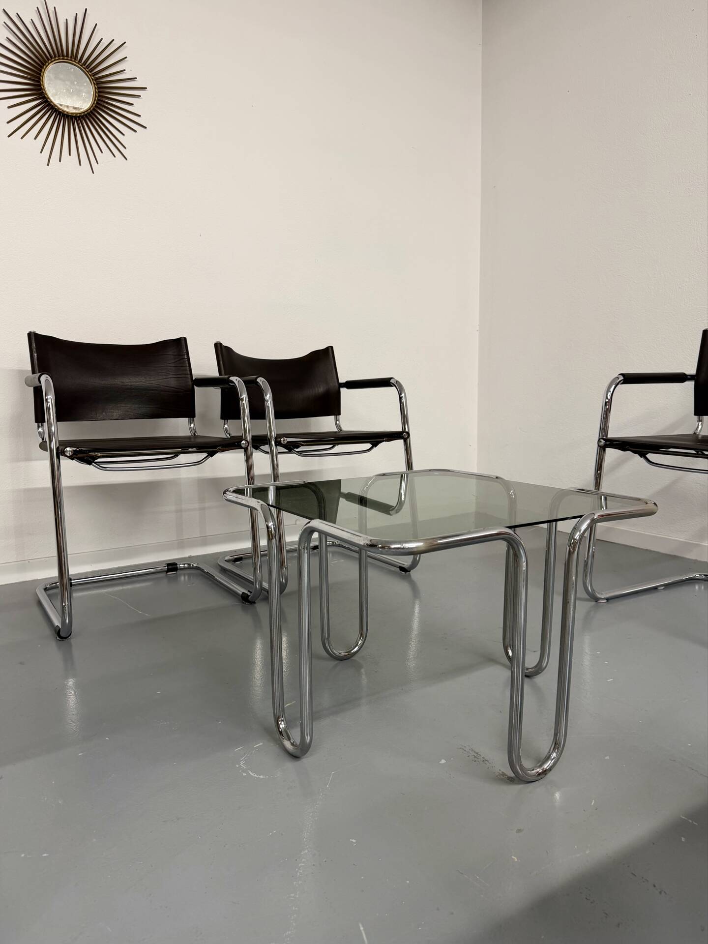 Lot of 5 tubular metal leather chairs, Bauhaus design, vintage 1970s.