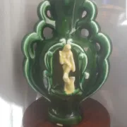 Earthenware vase with 3 caryatids