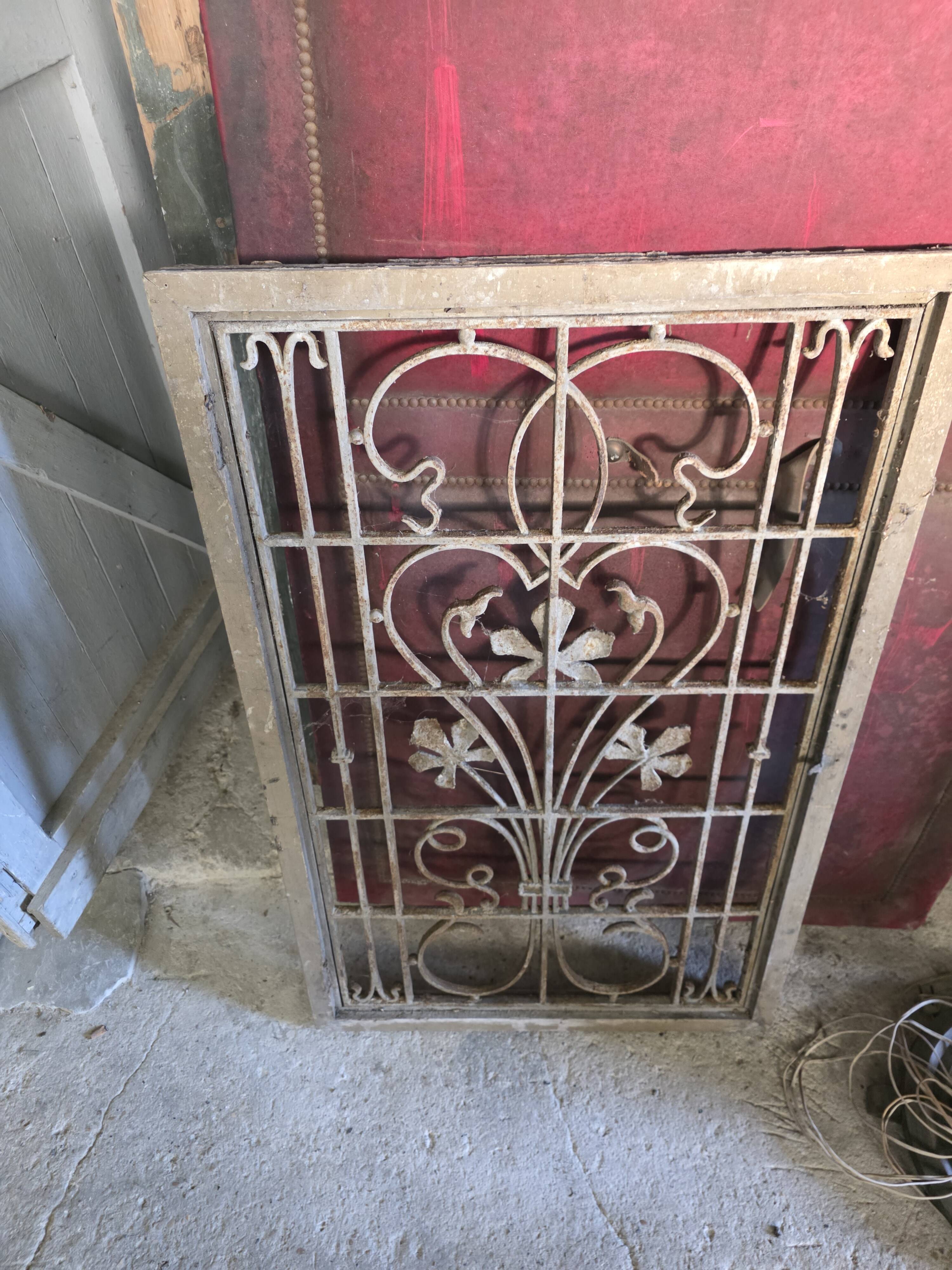 Art Nouveau cast iron grille from the 1900s.
