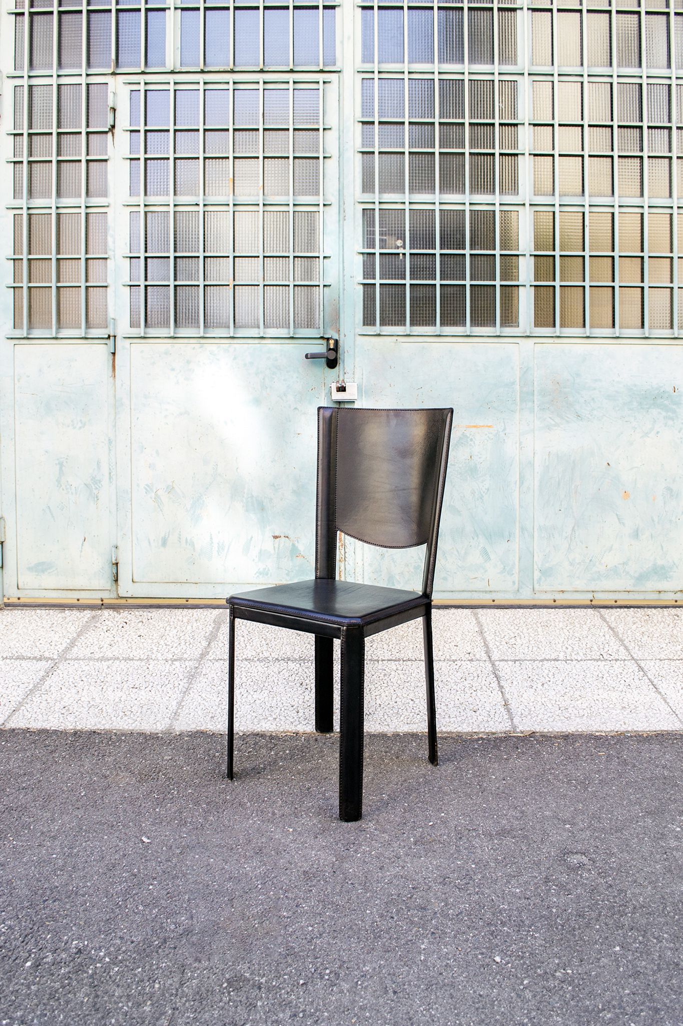 Black leather chairs by Enrico Pellizzoni, 1970s,