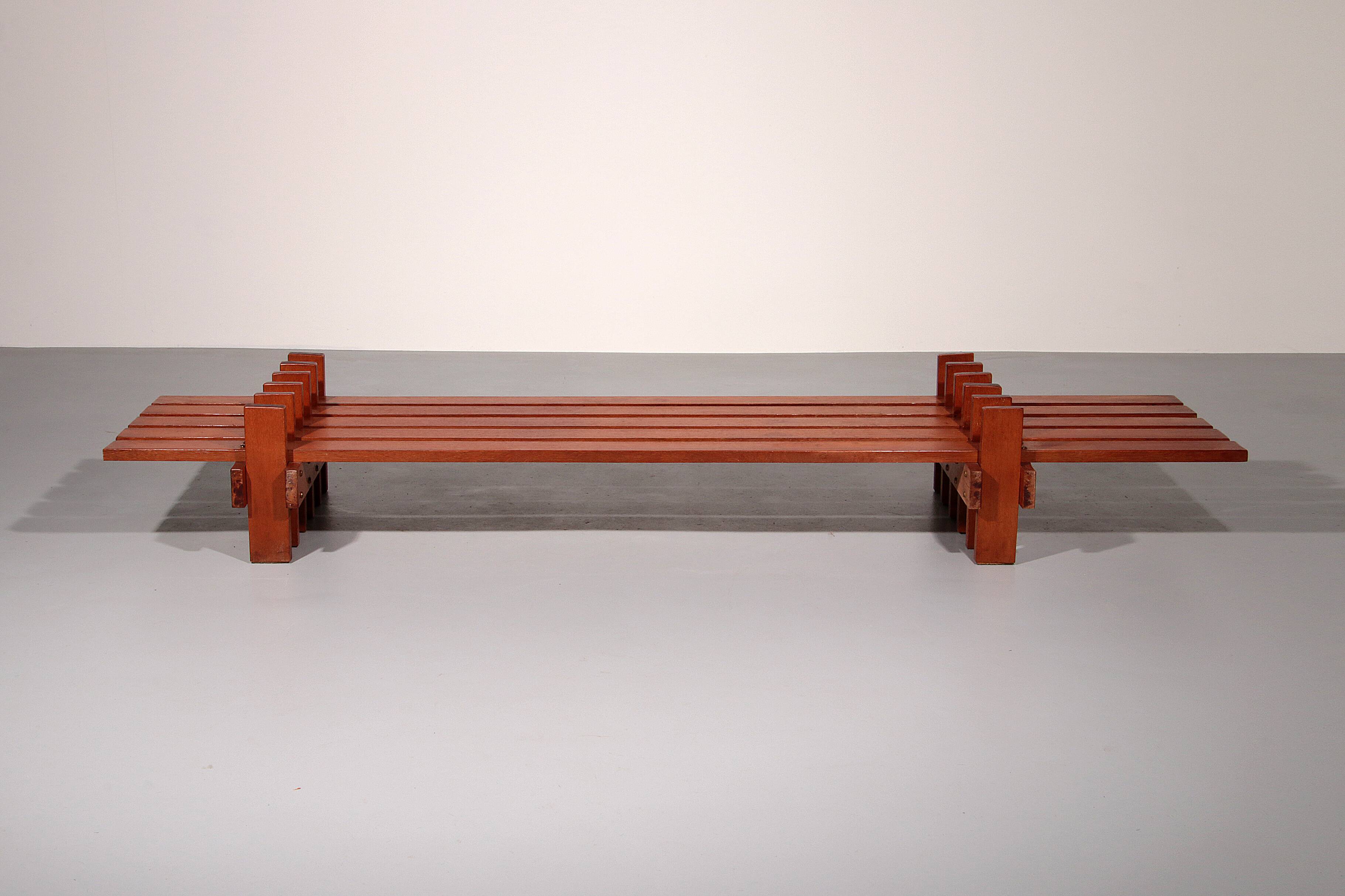 Italian Elegance Redefined – A Bench That Blends Luxury with Modern Design
