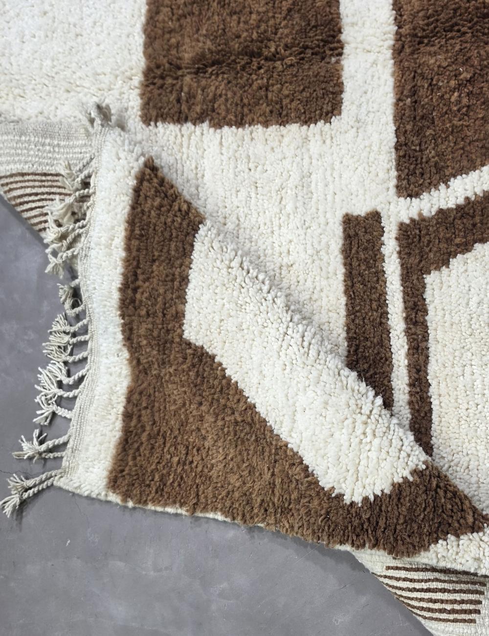 Modern handmade rug from Morocco - 303 x 255 cm