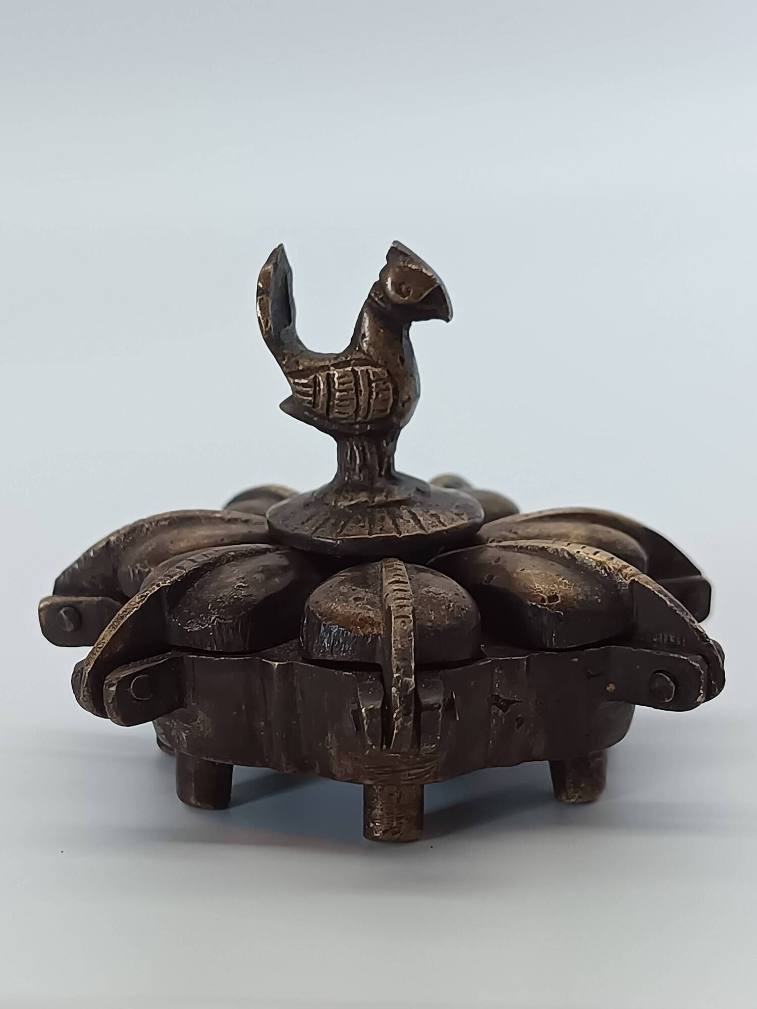Articulated Kumkum Box in Bronze with Carved Peacock, India 20th Century