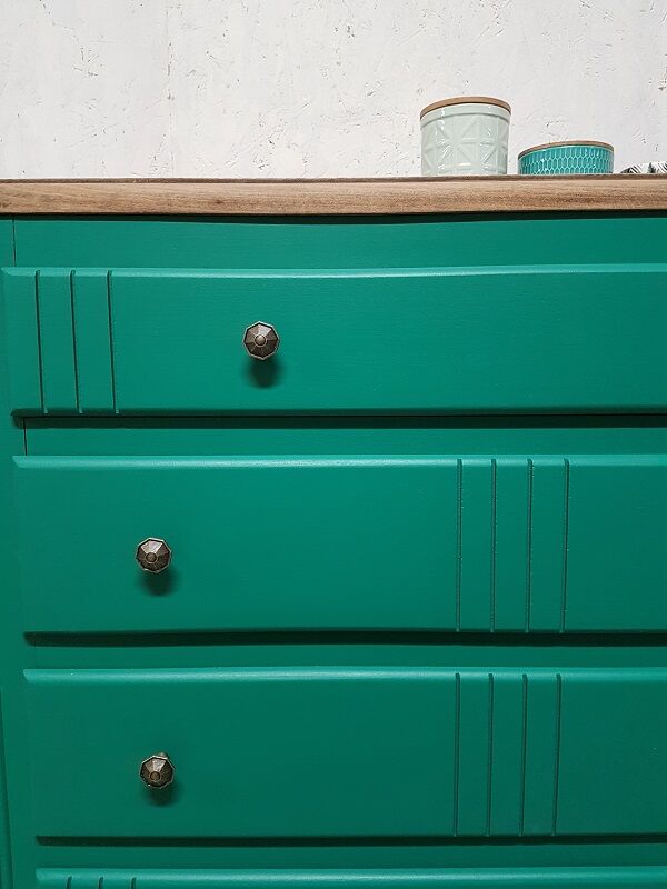Vintage chest of drawers