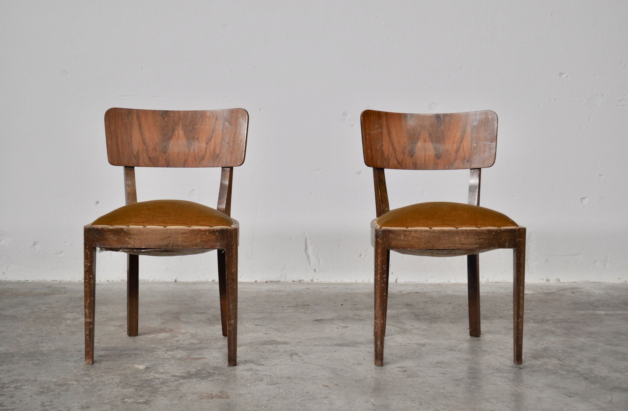 Vintage walnut chairs with studs & straps and springs in velvet, italy, 1920s