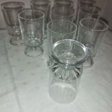 10 verres à liqueur en cristal