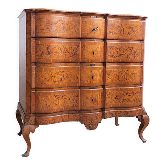 Commode baroque sur jambes hautes