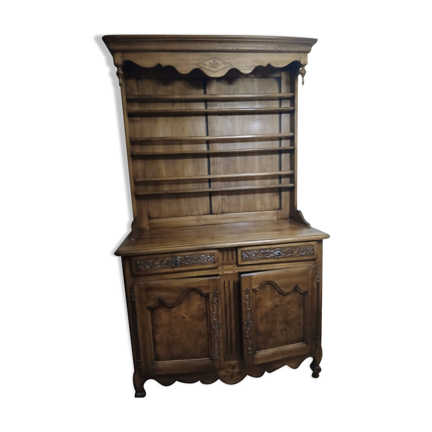 Antique Vendée dresser in solid elm by artisan Chaillou Hermouet.