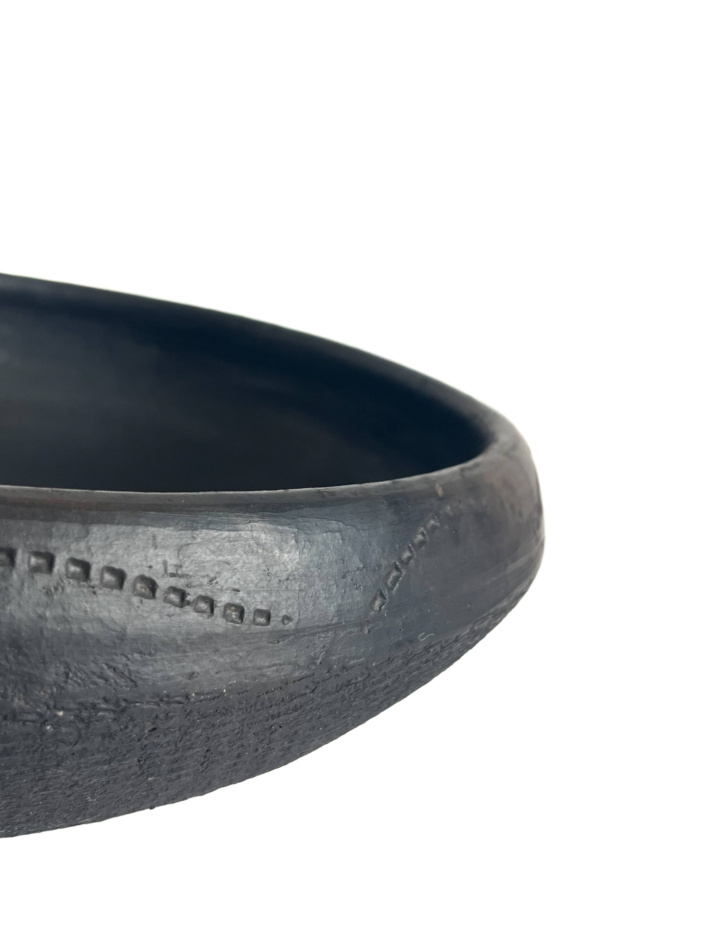 Plat Abron "Kânâh" in smoked terracotta | Ø 31cm diameter