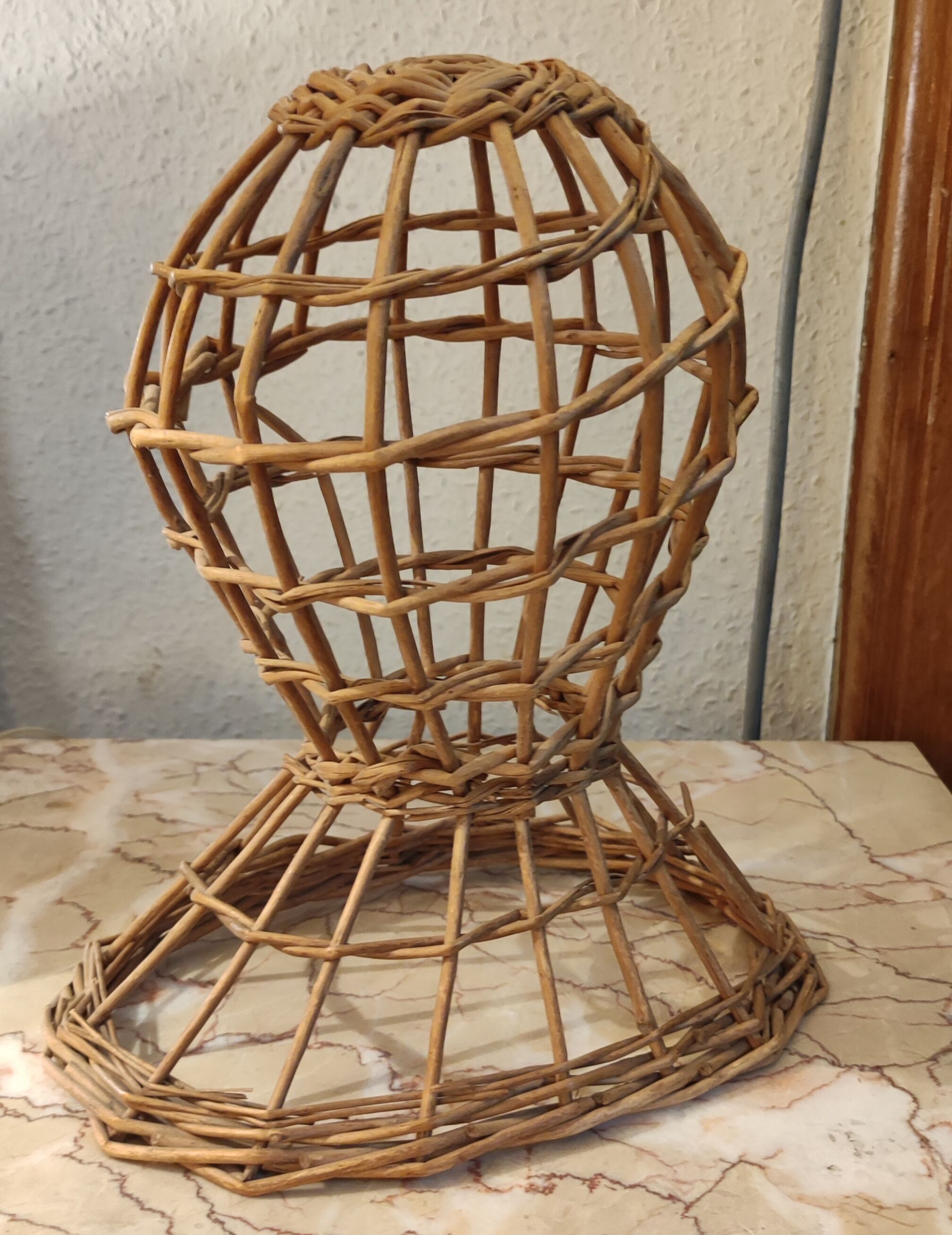 Old Marotte rattan hat head