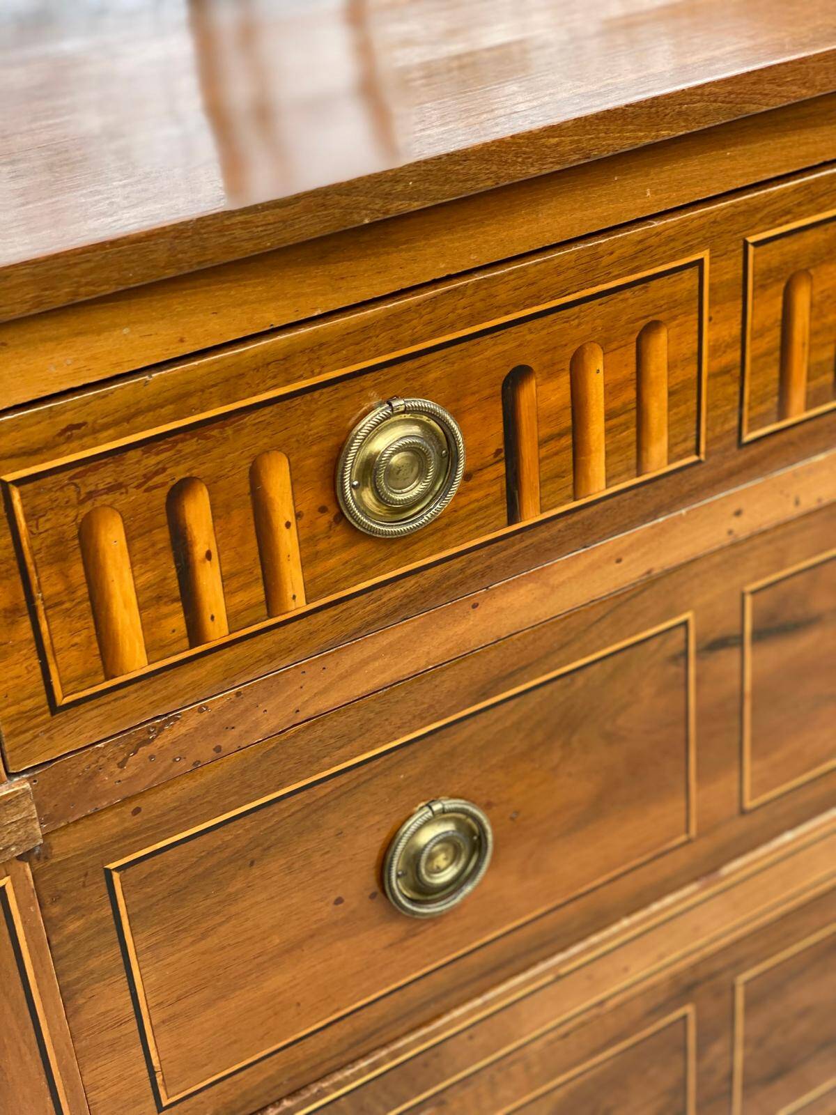 Commode noyer marqueterie brillant époque XVIII ème