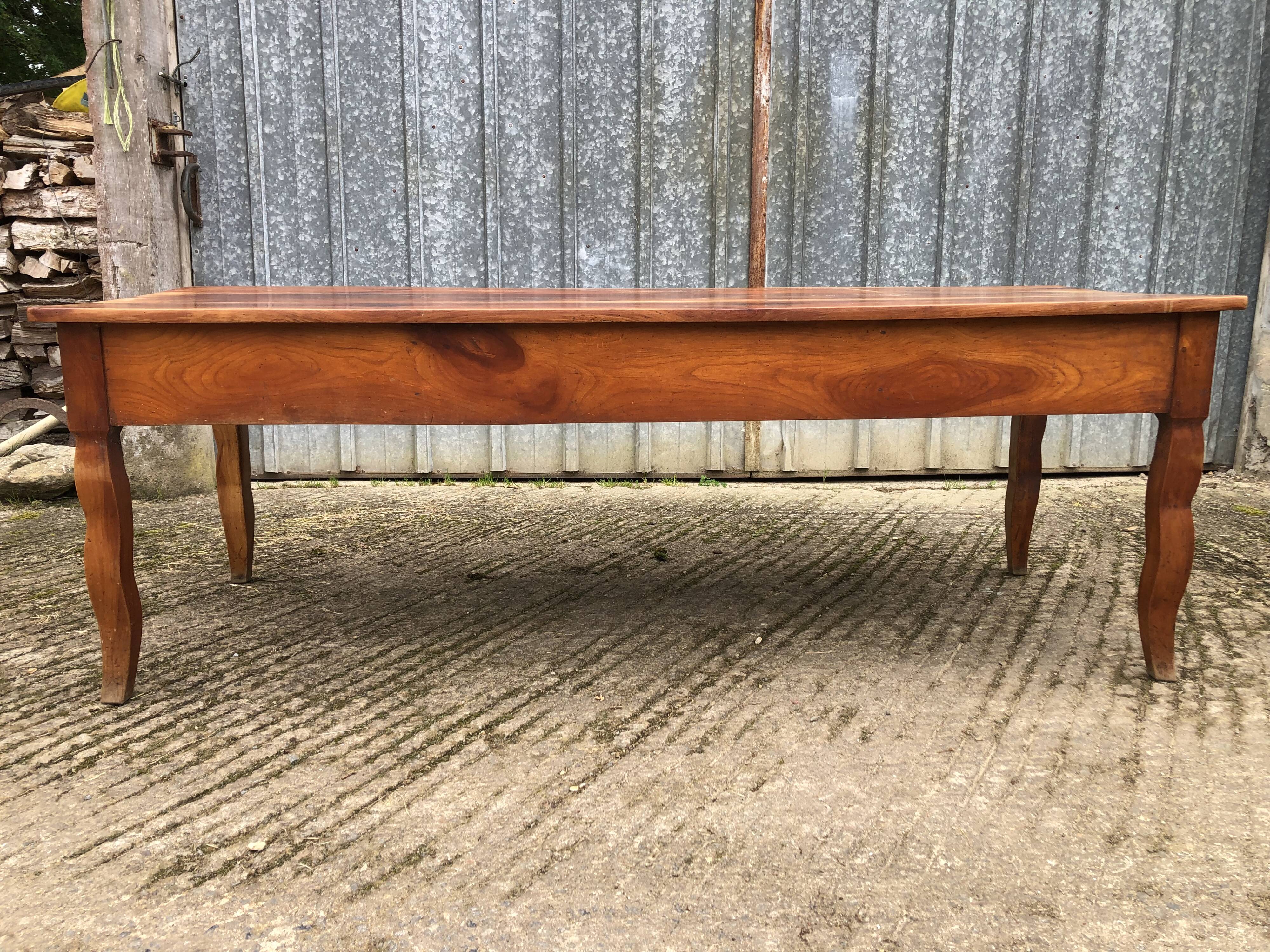 Table de ferme ancienne en cerisier massif avec 2 tiroirs et une tirette
