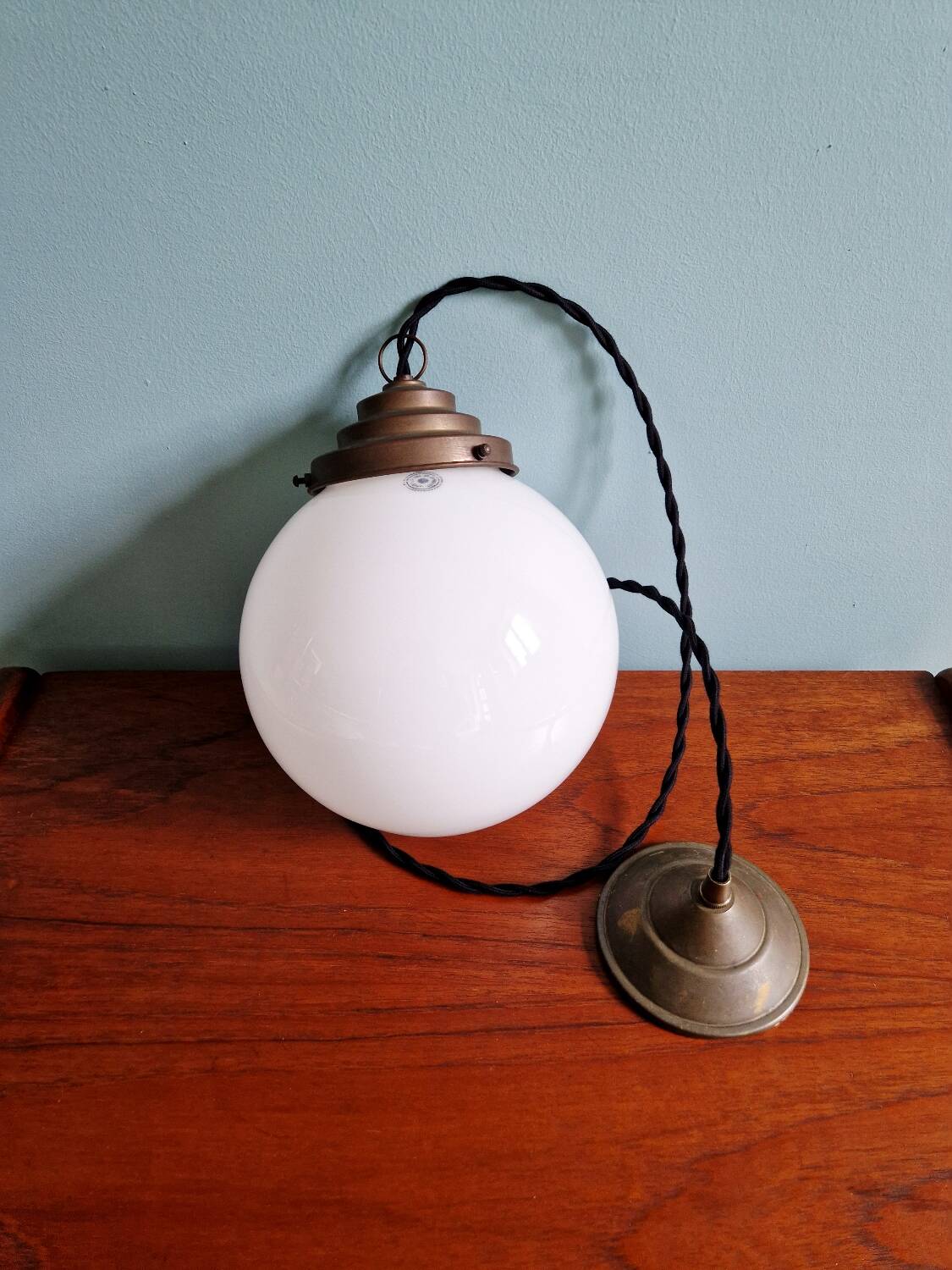 Art Deco suspension in white opaline, Val Saint-Lambert, 1920-30