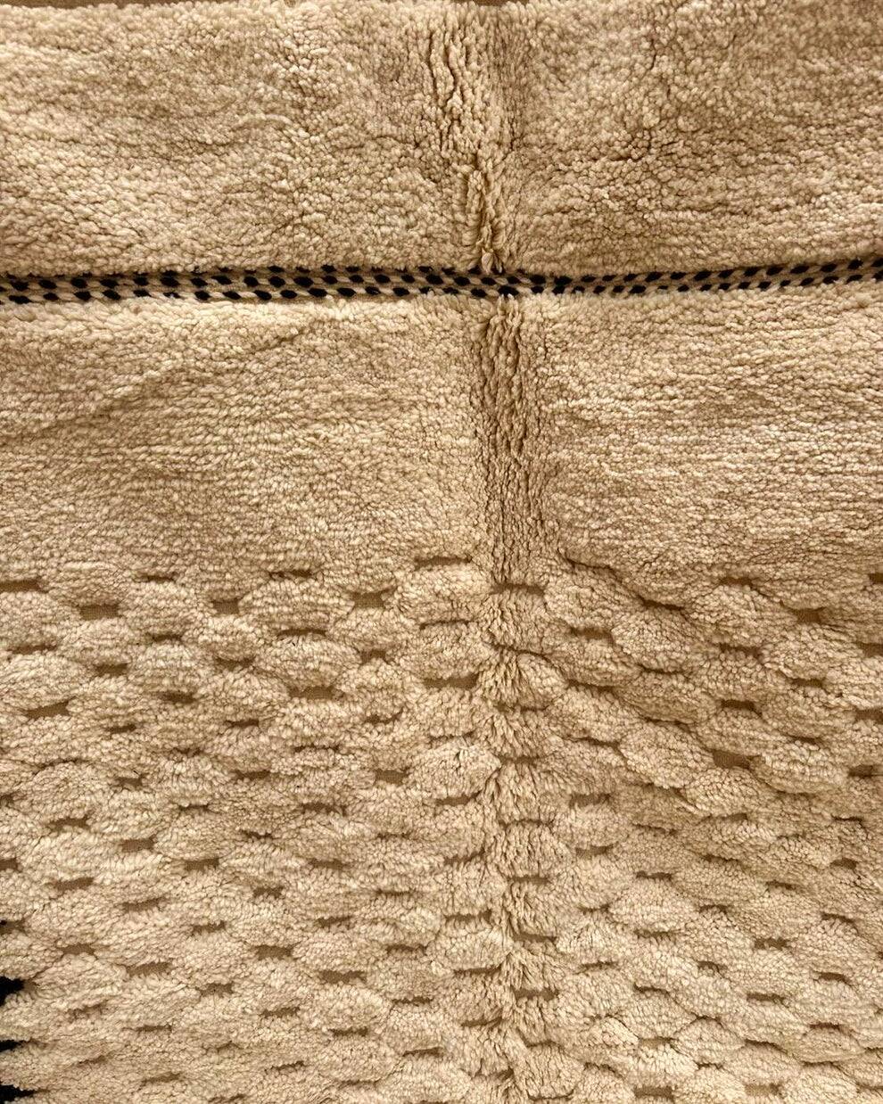 Traditional handmade Beni Ouarin rug size 150 x 250 cm