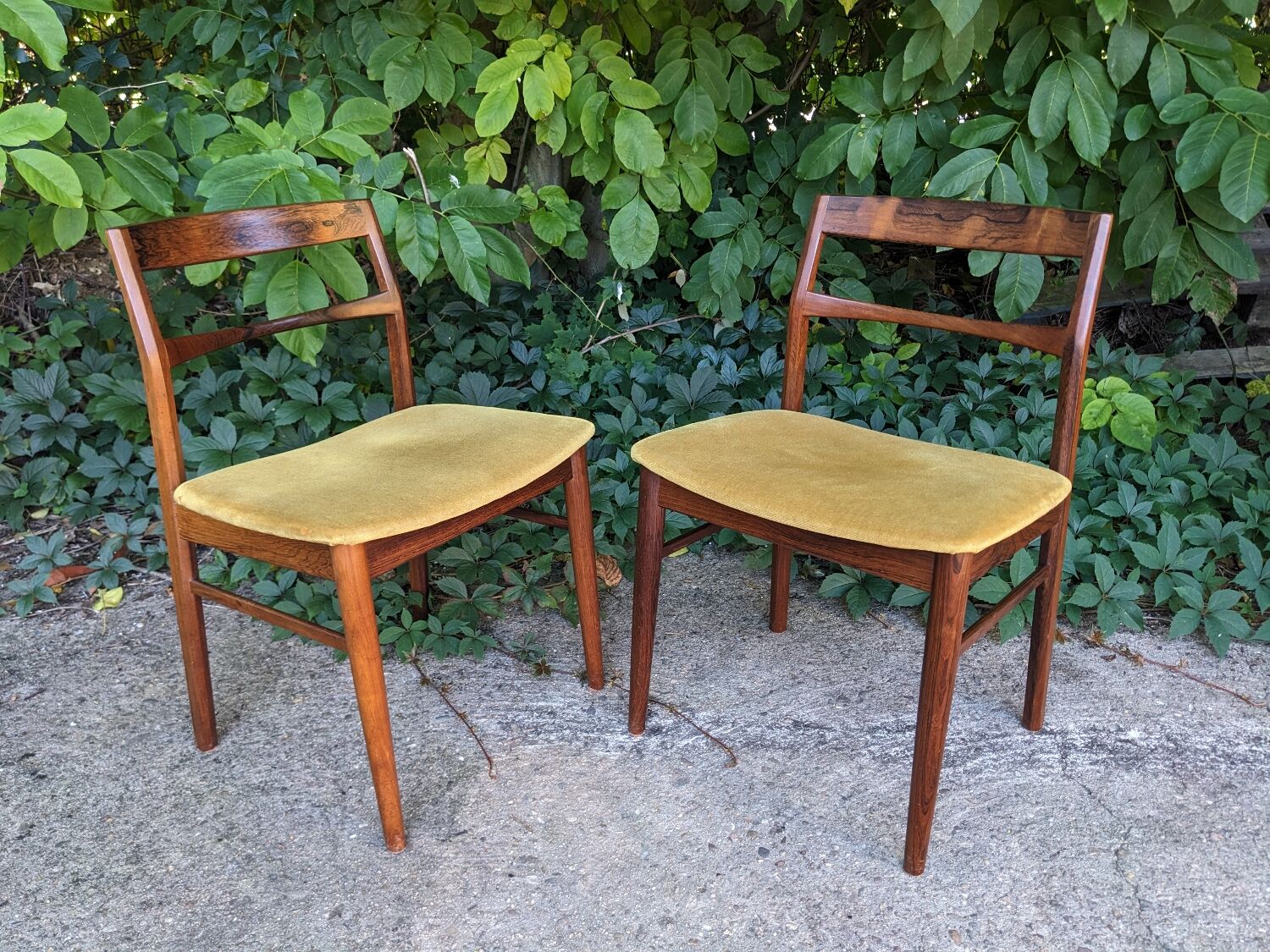 Pair of chairs by Henning Kjaernulf for Mobelfabrik