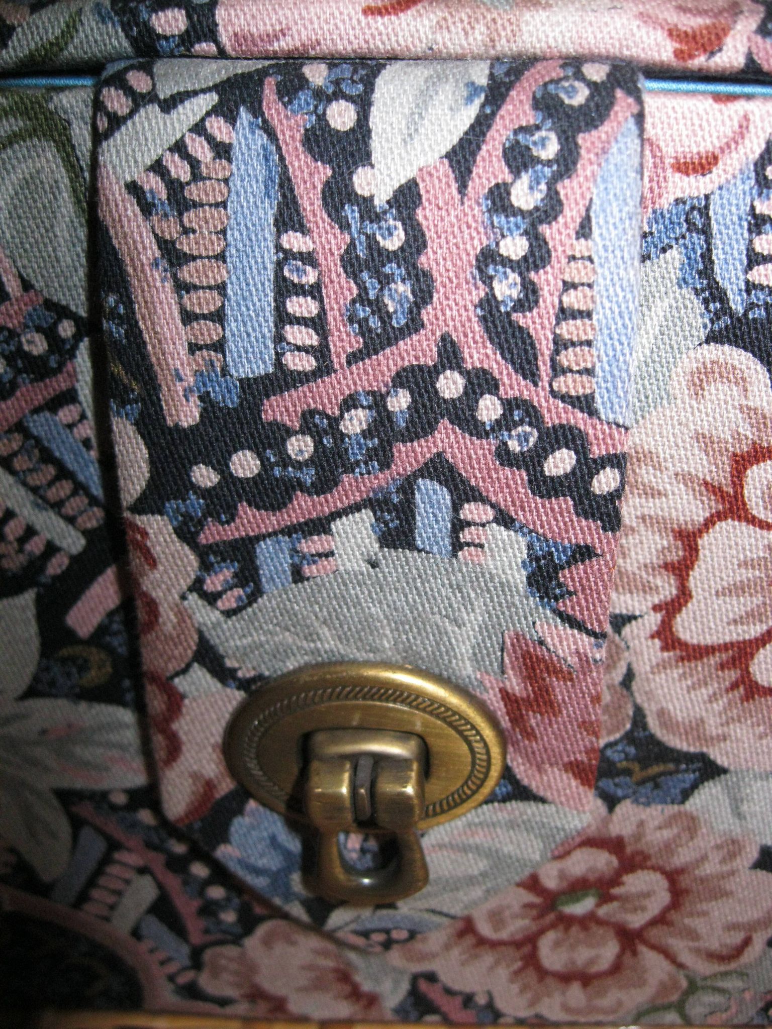 Sewing box jewelry storage fabric pattern tapestry pattern