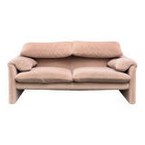 Maralunga sofa of cassina of the 80s design vico magistretti