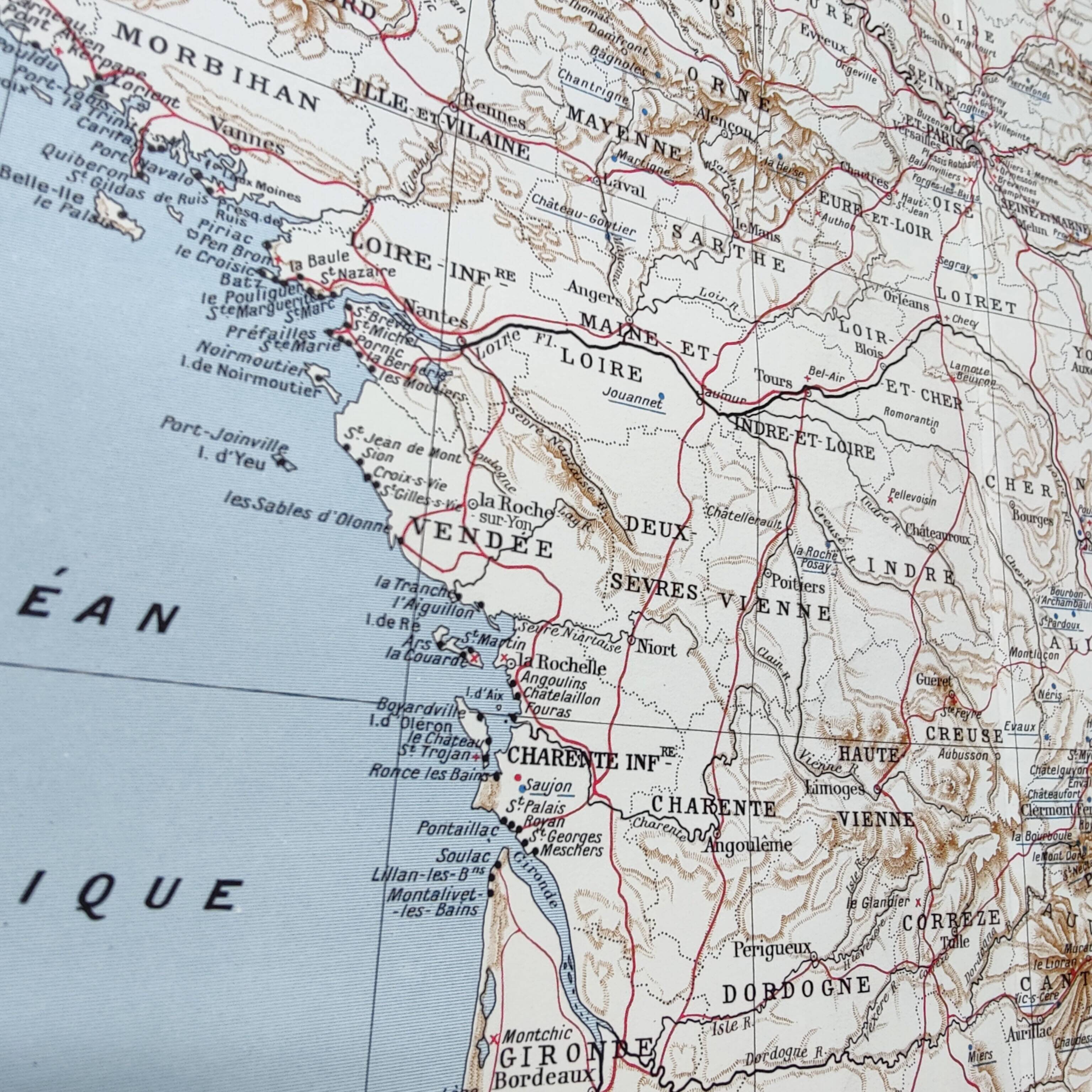 Vintage map of seaside and thermal France from 1950