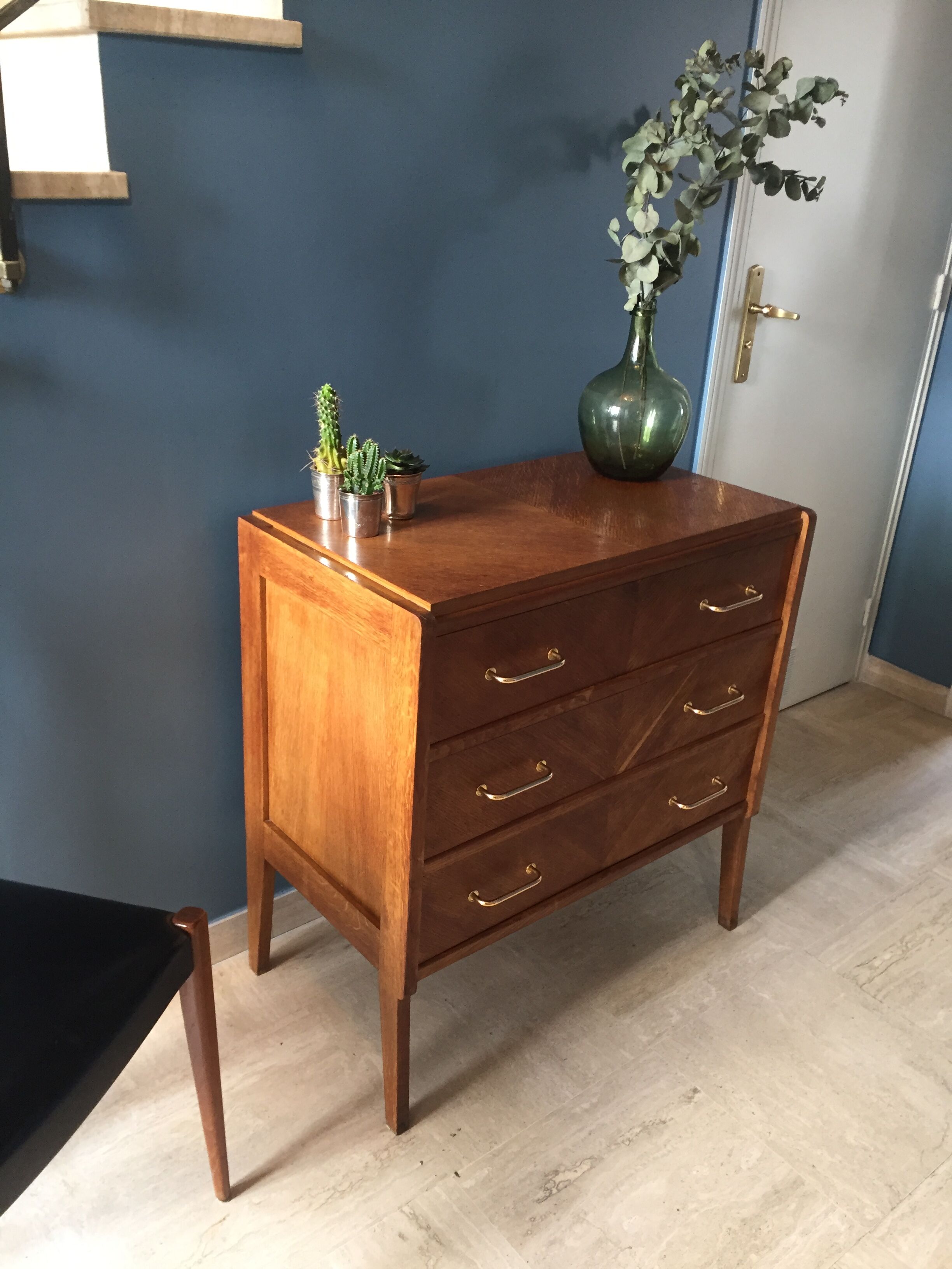 Vintage 1950's chest of drawers in golden oak