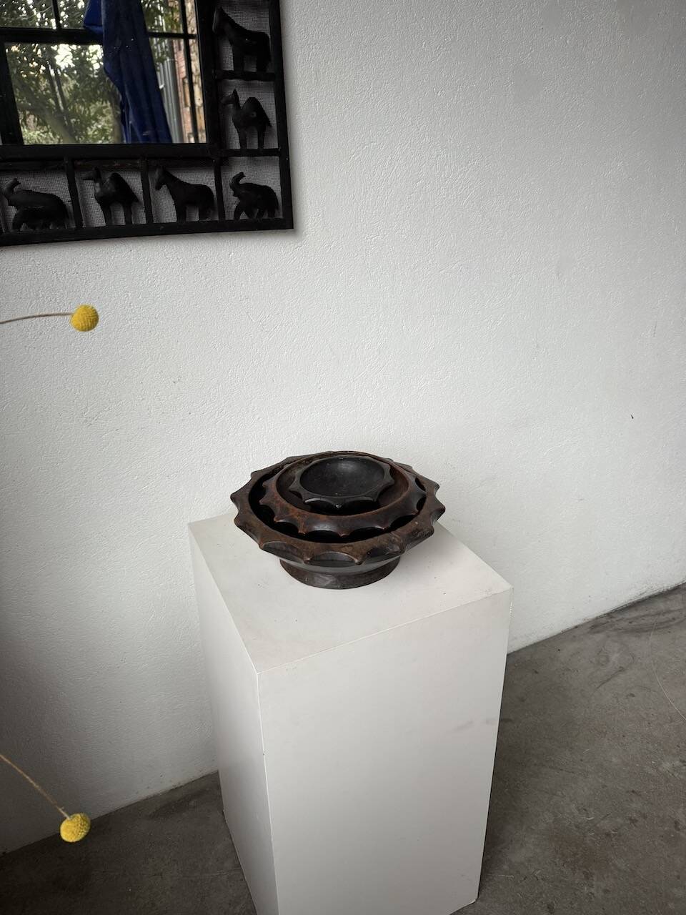 Brutalist wooden dishes, Savoyard popular art.