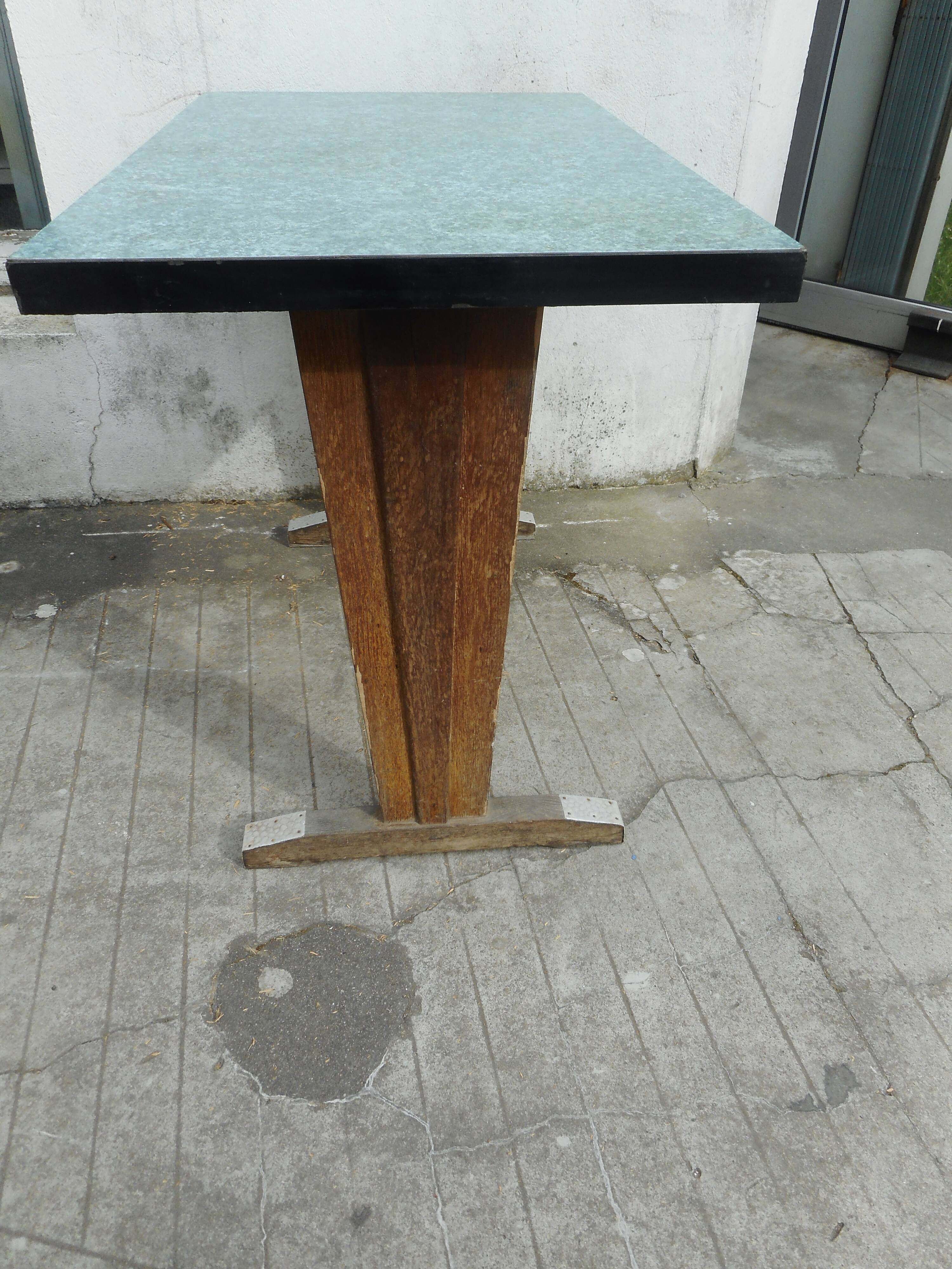 Table bistro wood and formica