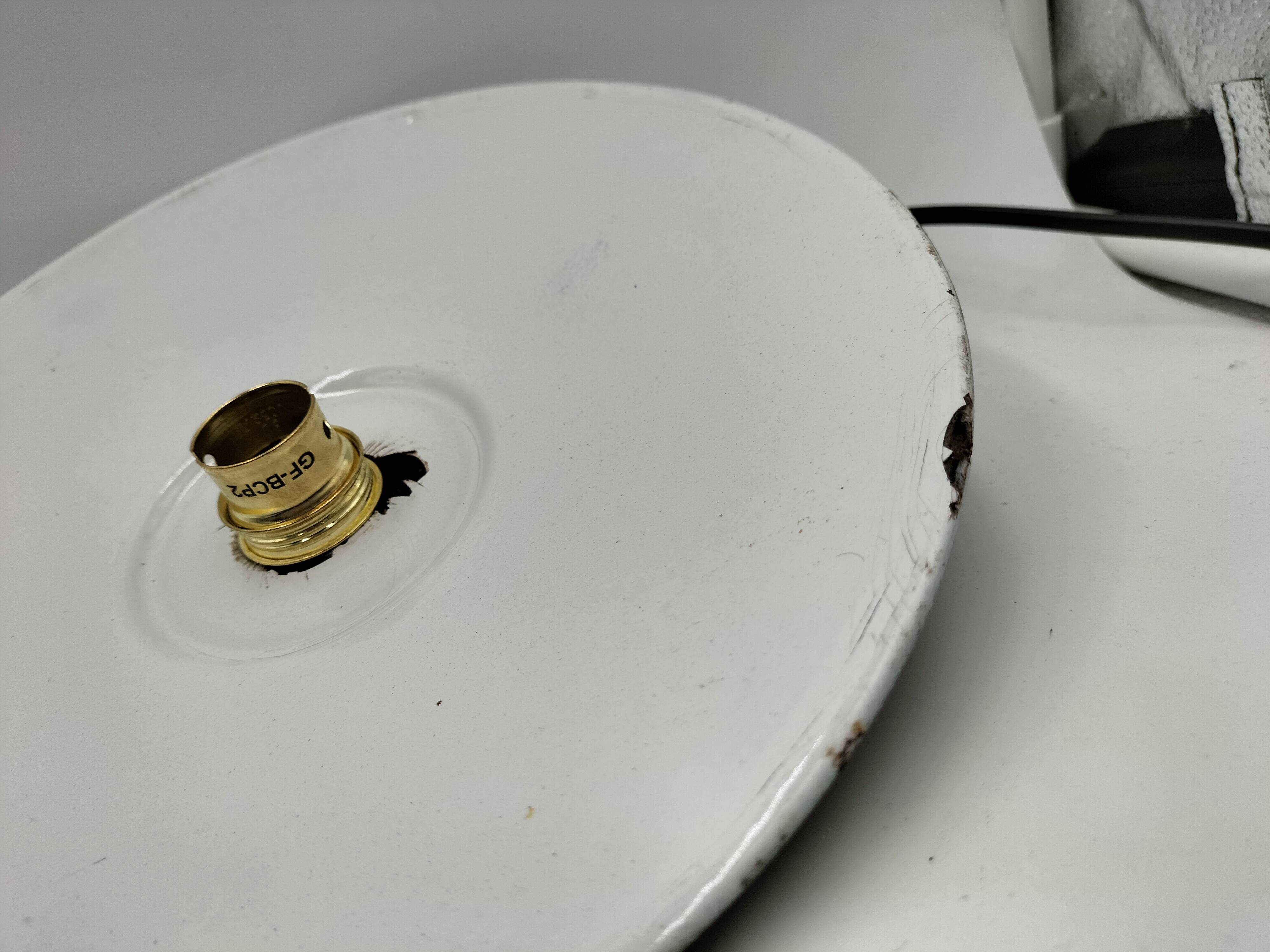 Enamelled sheet metal suspensions