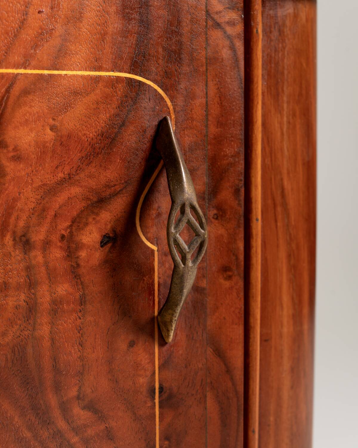 Pair of bedside tables attributable to Paolo Buffa for La PM Cantù
