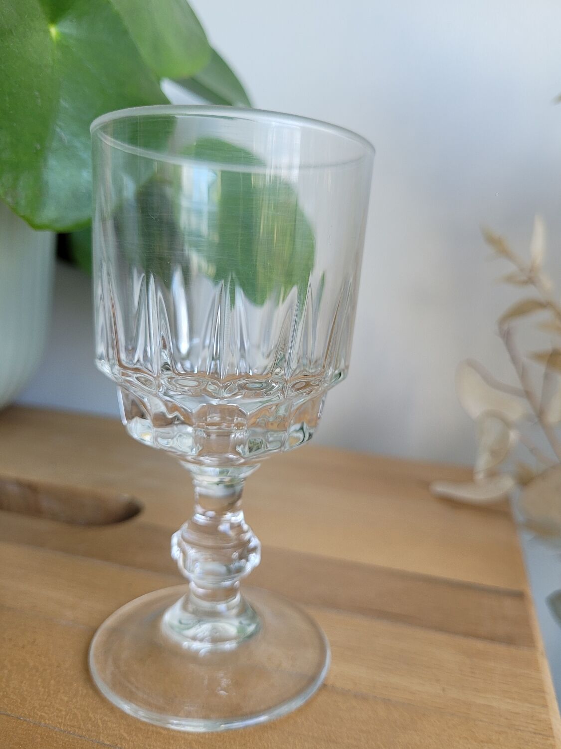 Glass stemmed glass