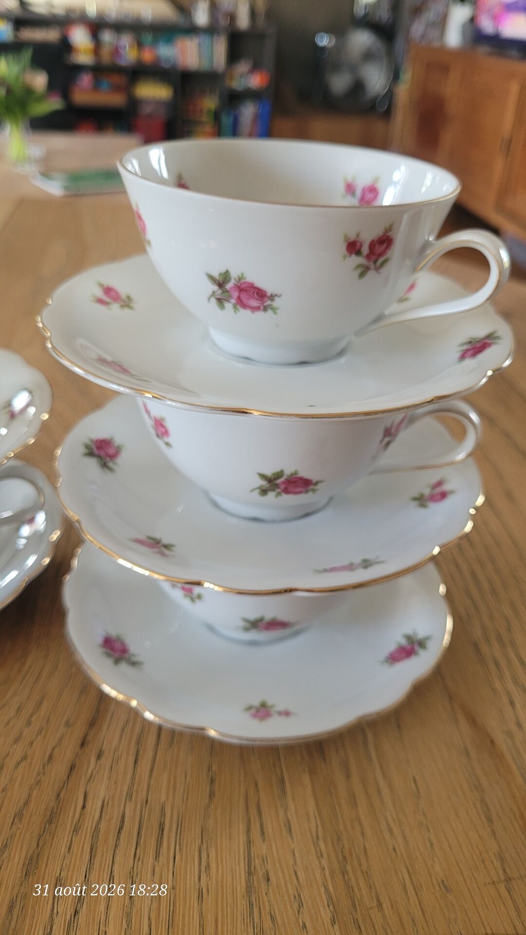 5 cups and saucers Seltmann Weiden Bavaria Model Nora