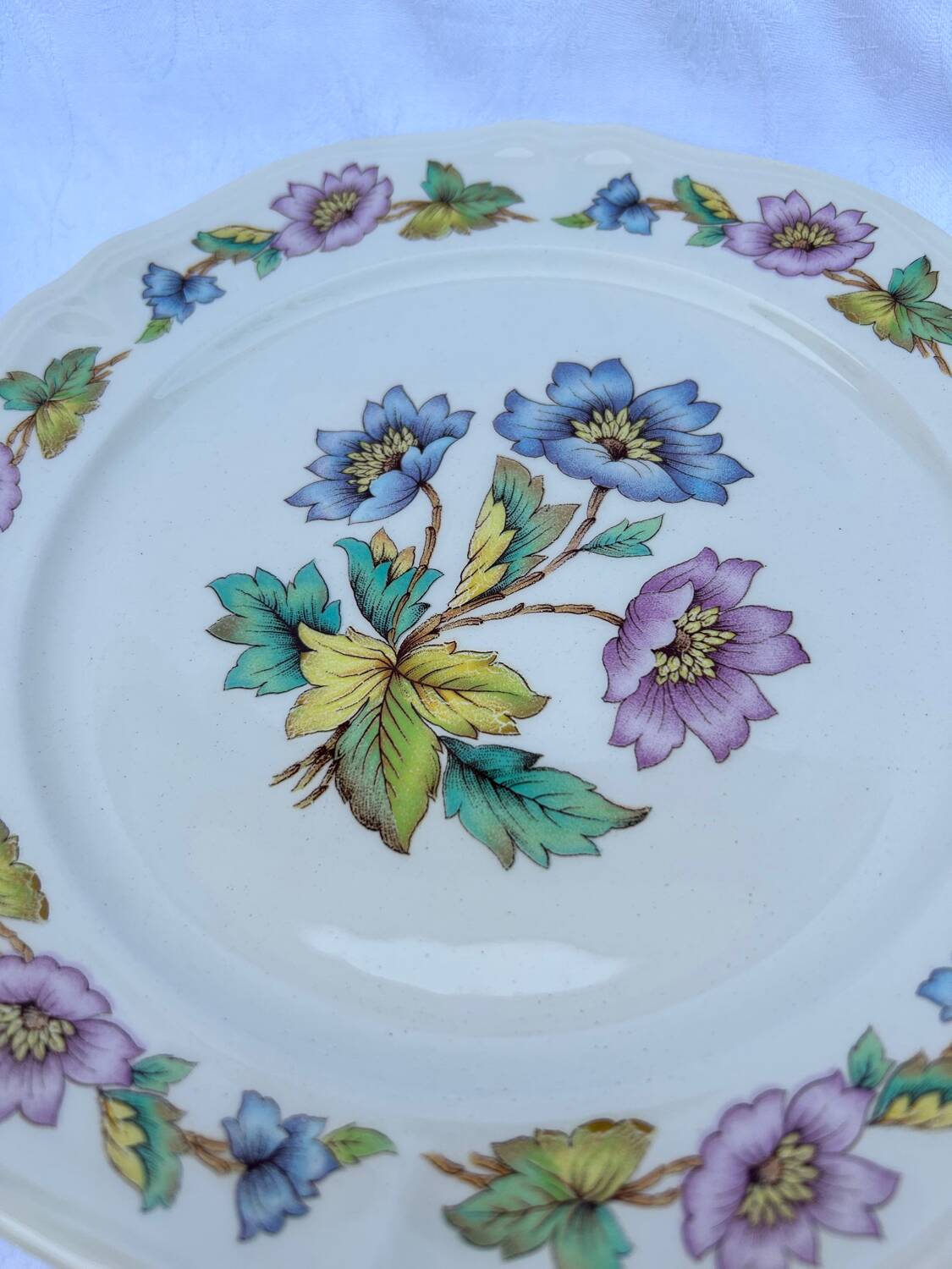 Set of 6 Moulins des Loups flat plates