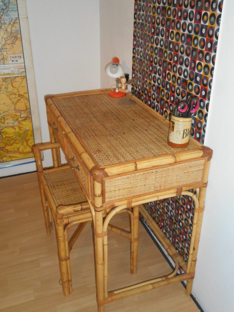 Bureau en rotin avec son assise