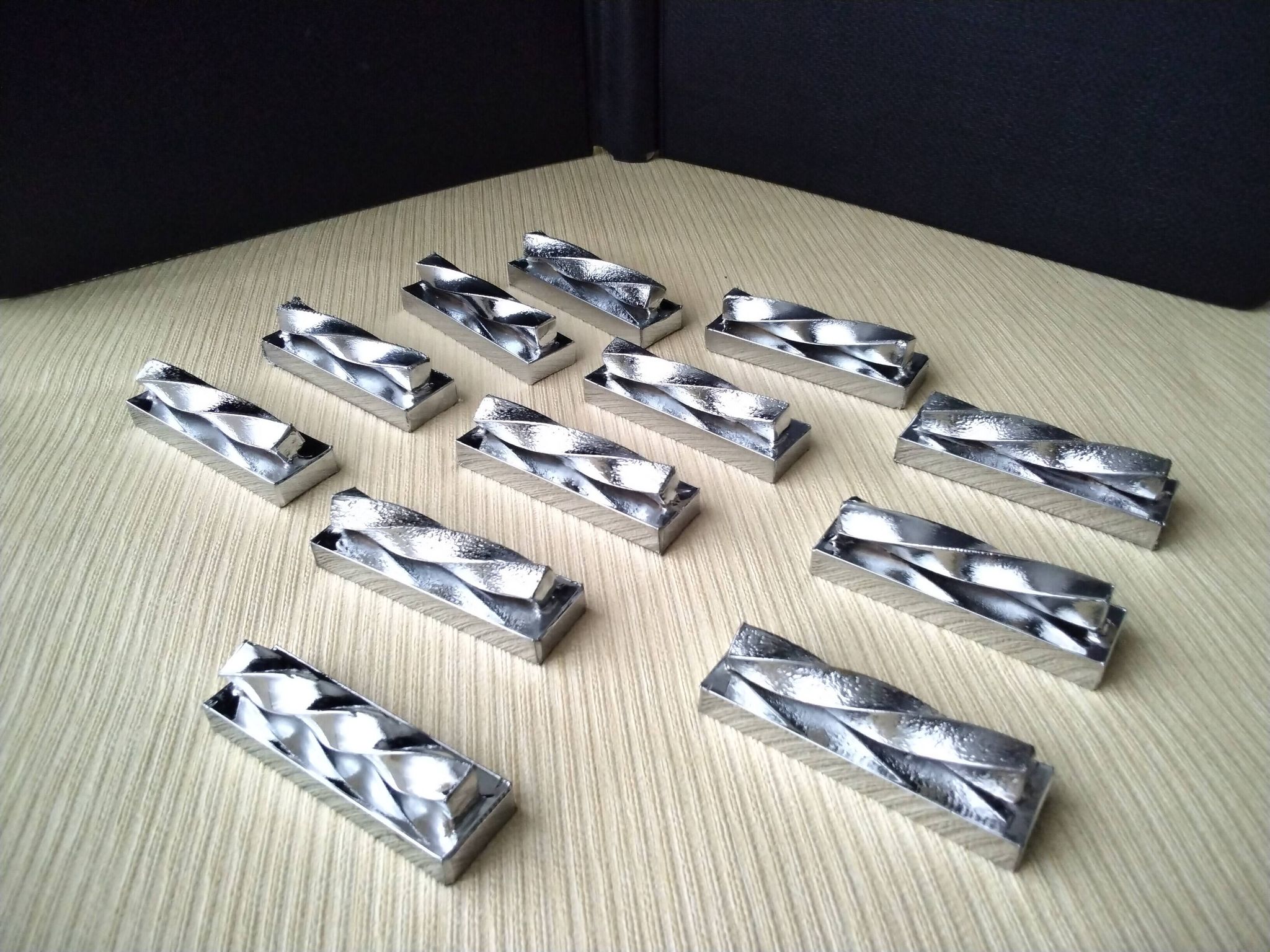 12 silver metal knife holders