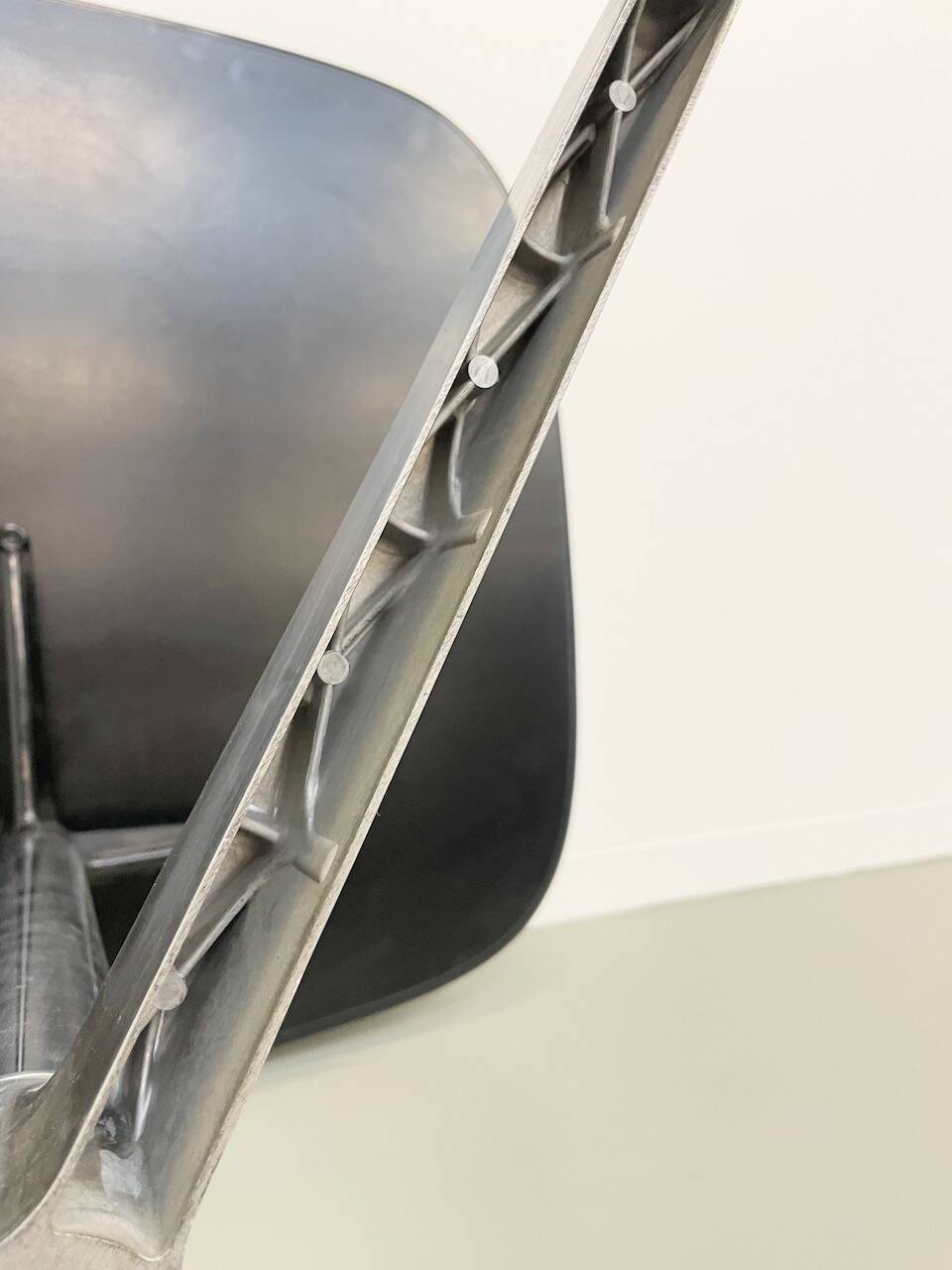 Giancarlo Piretti conference table