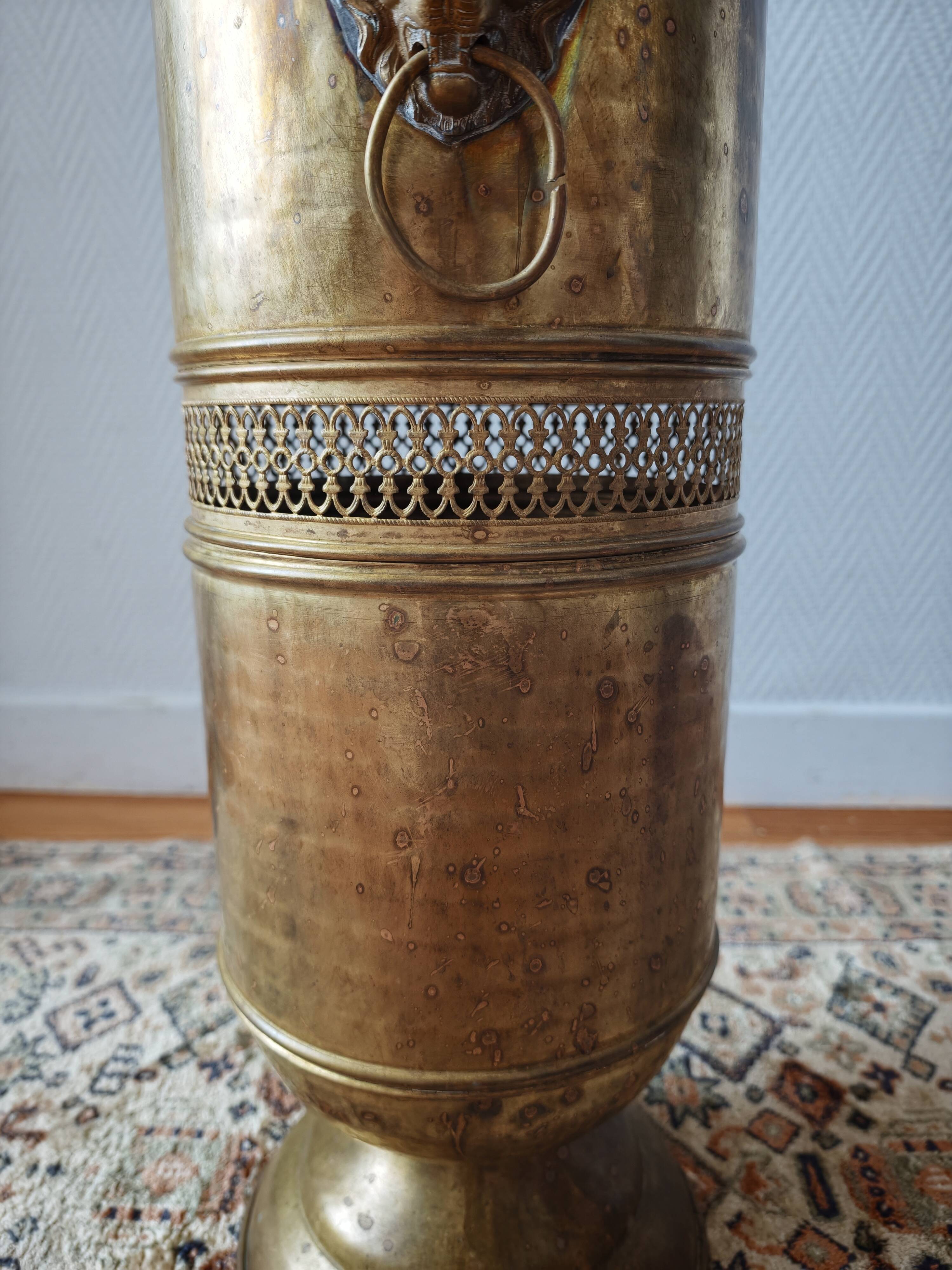 Vintage brass umbrella stand – lion head handles