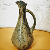 Sandstone pitcher