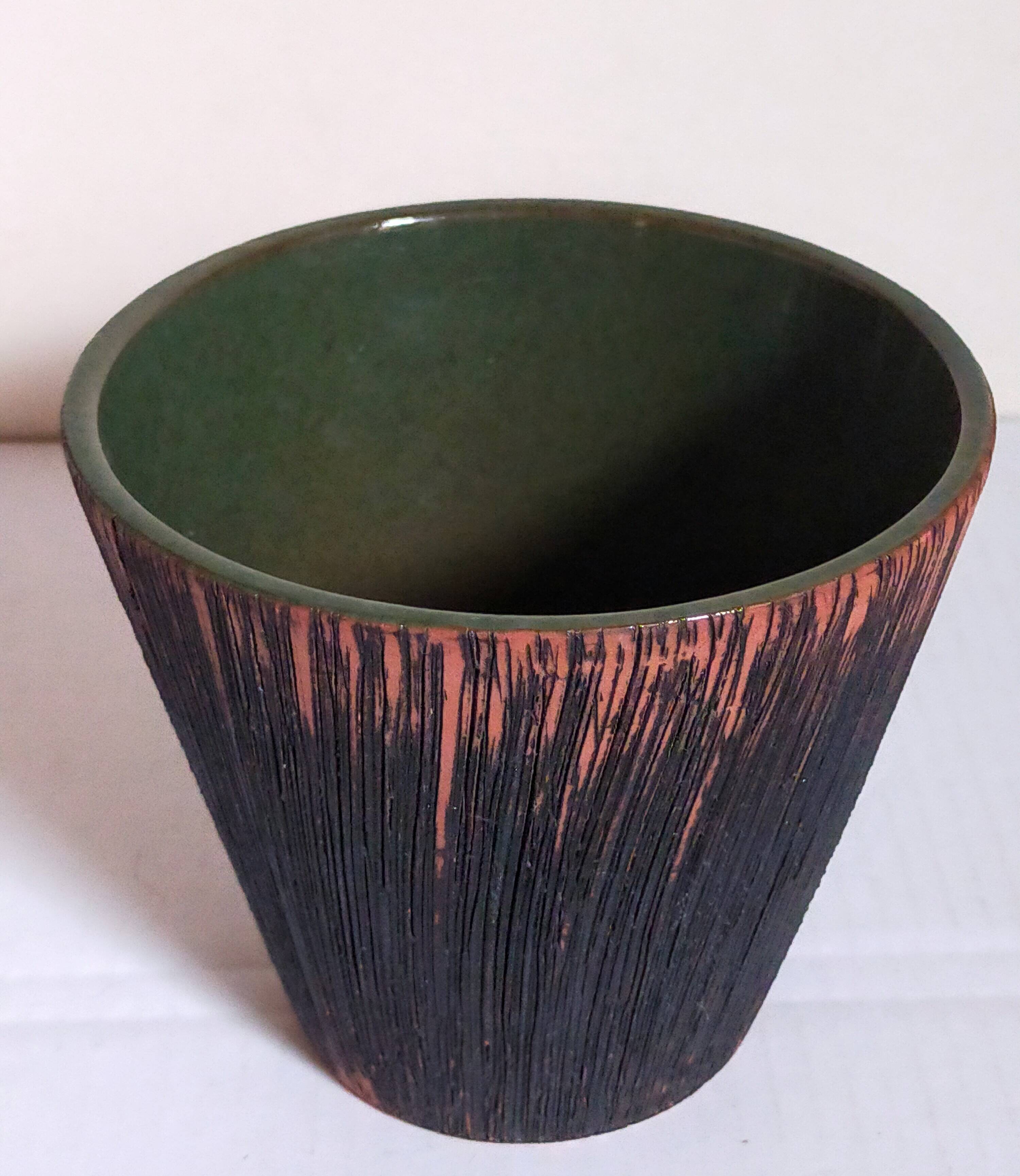 Enameled earthenware pot from the 1950s
