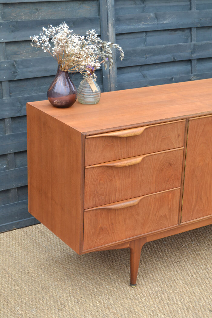 Scottish enfilade by McIntosh * 152 cm